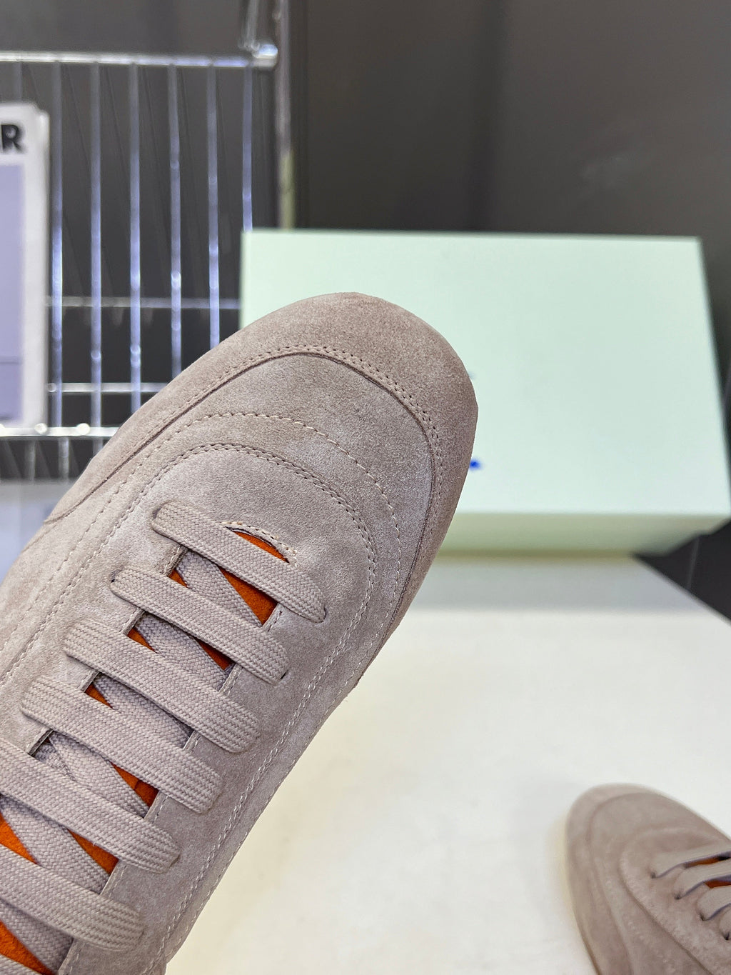 BURBERRY 26S LOW TOP SNEAKERS IN BEIGE AND ORANGE SUEDE