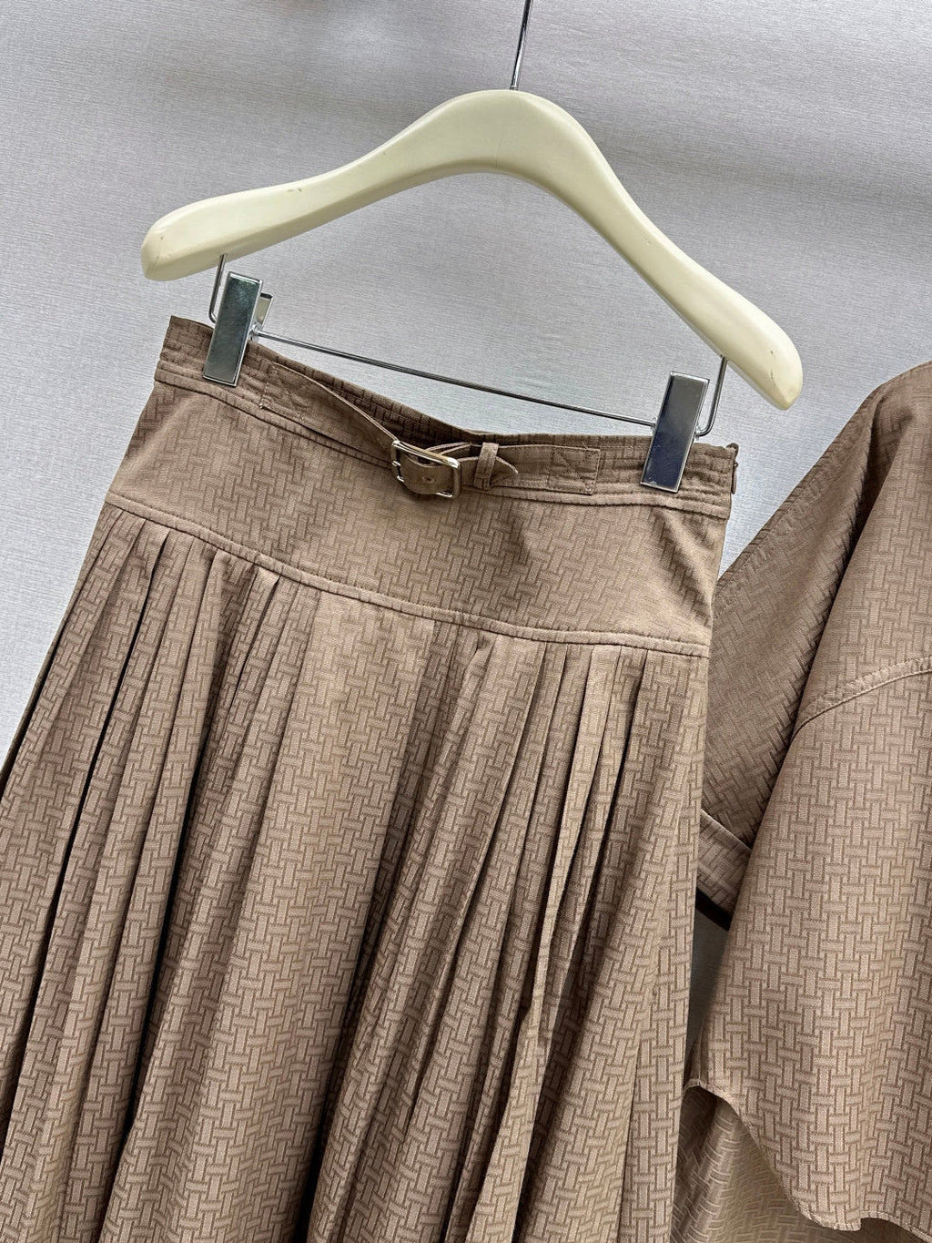 HERMES 26S SHIRT AND SKIRT SET 523