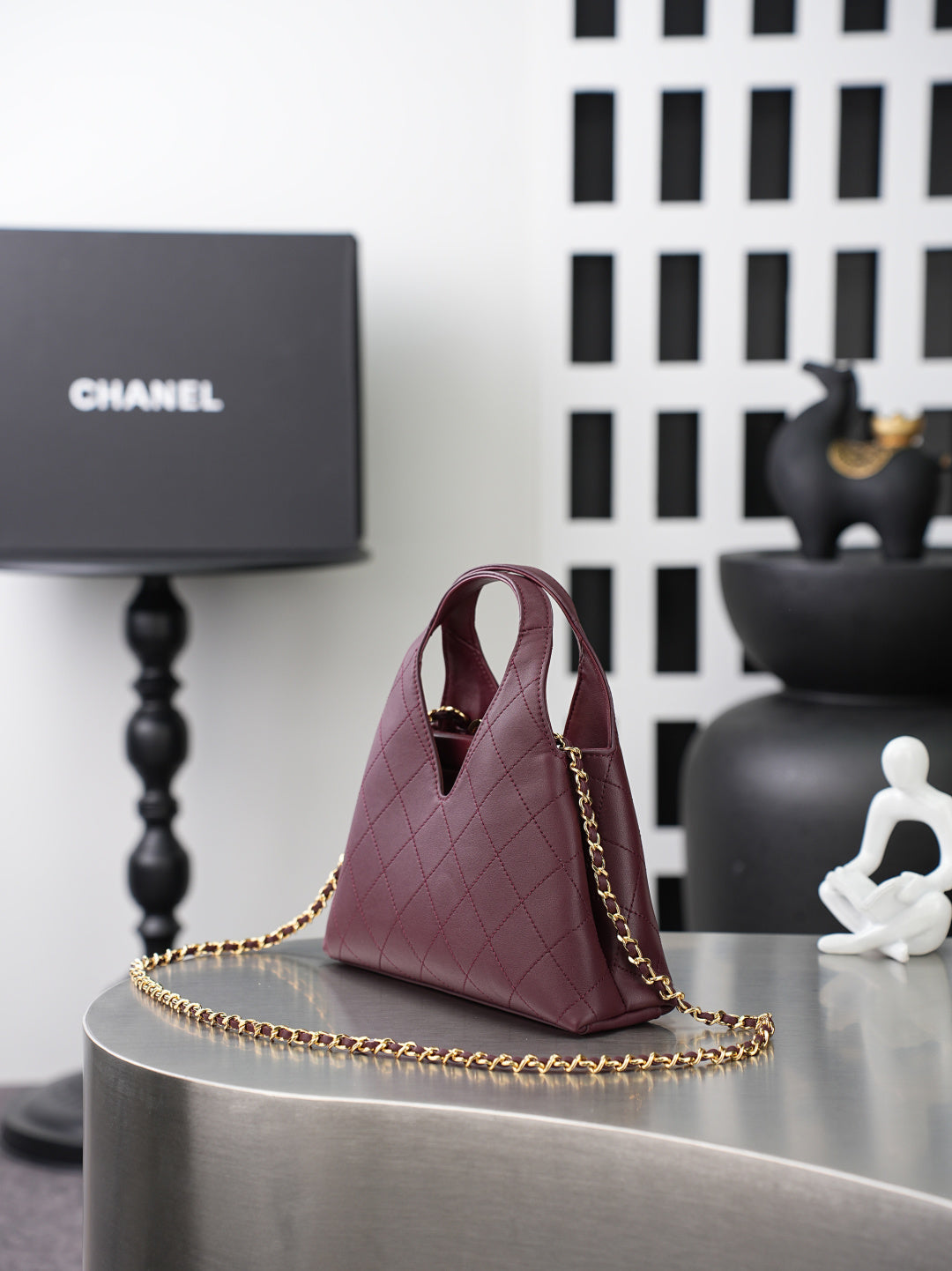 CHANEL 26S SHOPPING BAG MEDIUM 23 IN BURGUNDY RED LAMBSKIN GOLD HARDWARE