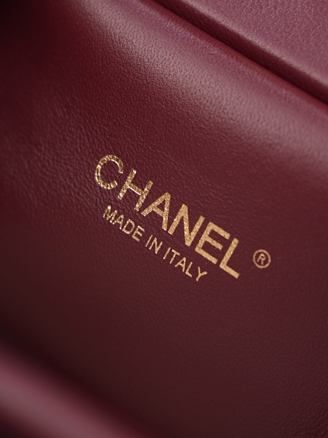 CHANEL 26S SHOPPING BAG MEDIUM 23 IN BURGUNDY RED LAMBSKIN GOLD HARDWARE
