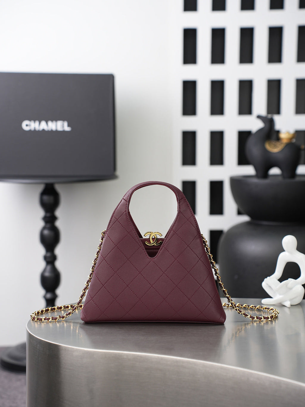 CHANEL 26S SHOPPING BAG MEDIUM 23 IN BURGUNDY RED LAMBSKIN GOLD HARDWARE