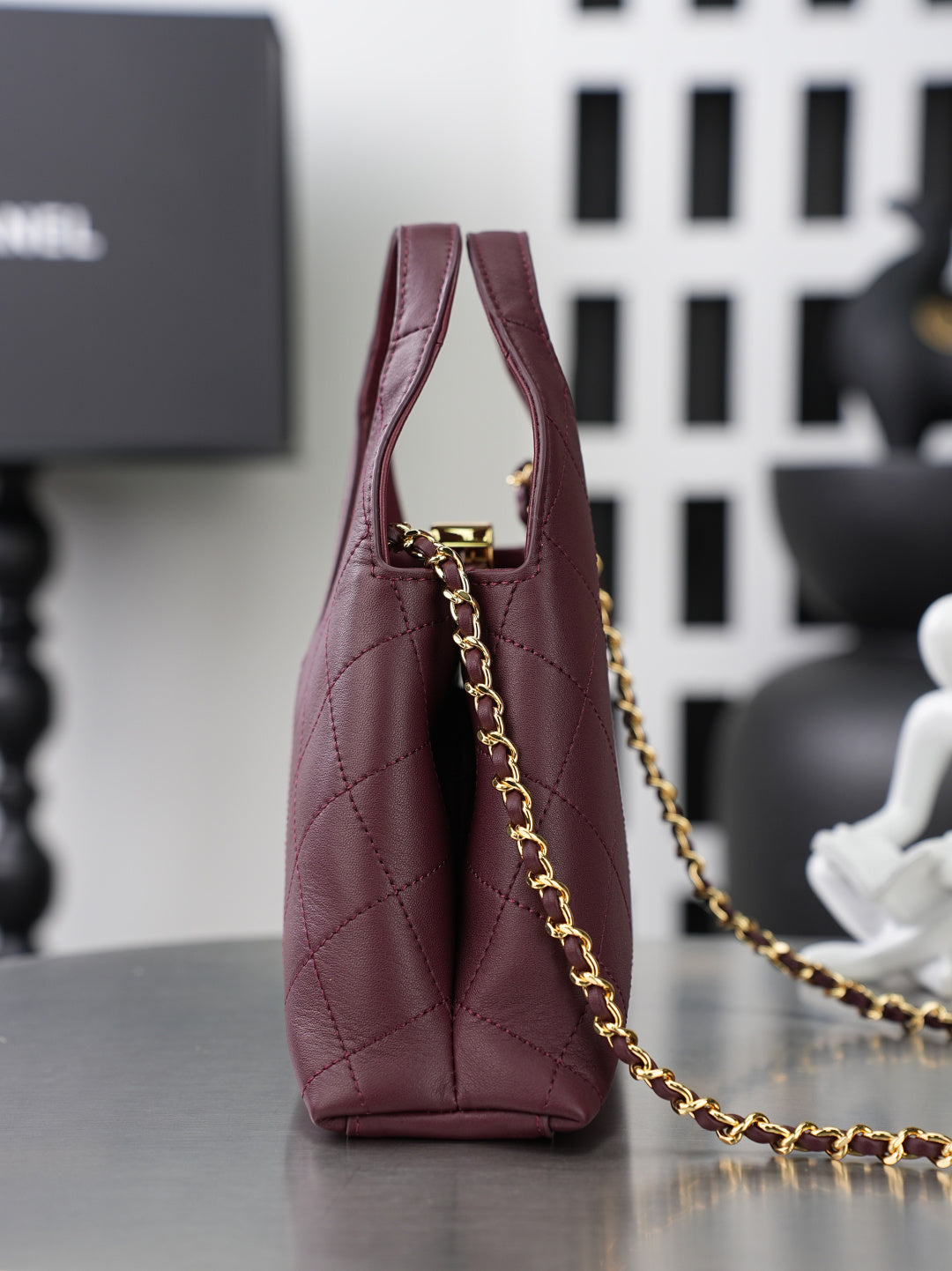 CHANEL 26S SHOPPING BAG MEDIUM 23 IN BURGUNDY RED LAMBSKIN GOLD HARDWARE
