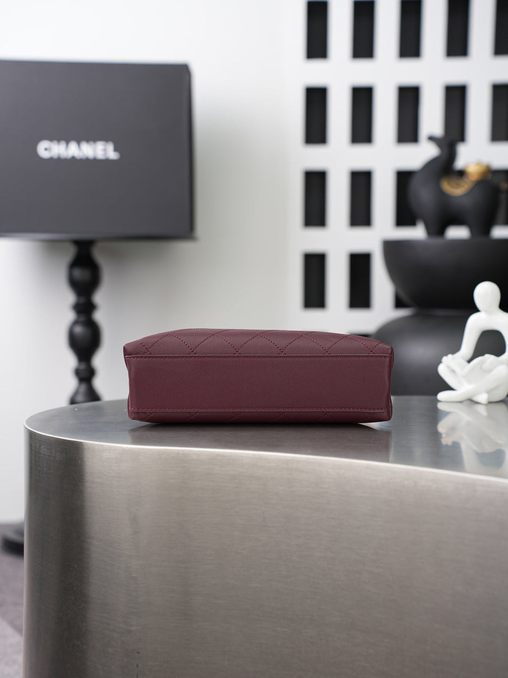 CHANEL 26S SHOPPING BAG MEDIUM 23 IN BURGUNDY RED LAMBSKIN GOLD HARDWARE