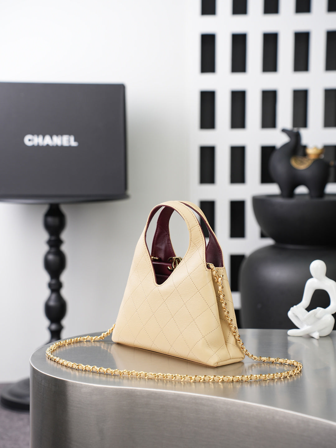CHANEL 26S SHOPPING BAG MEDIUM 23 IN LIGHT BEIGE LAMBSKIN GOLD HARDWARE