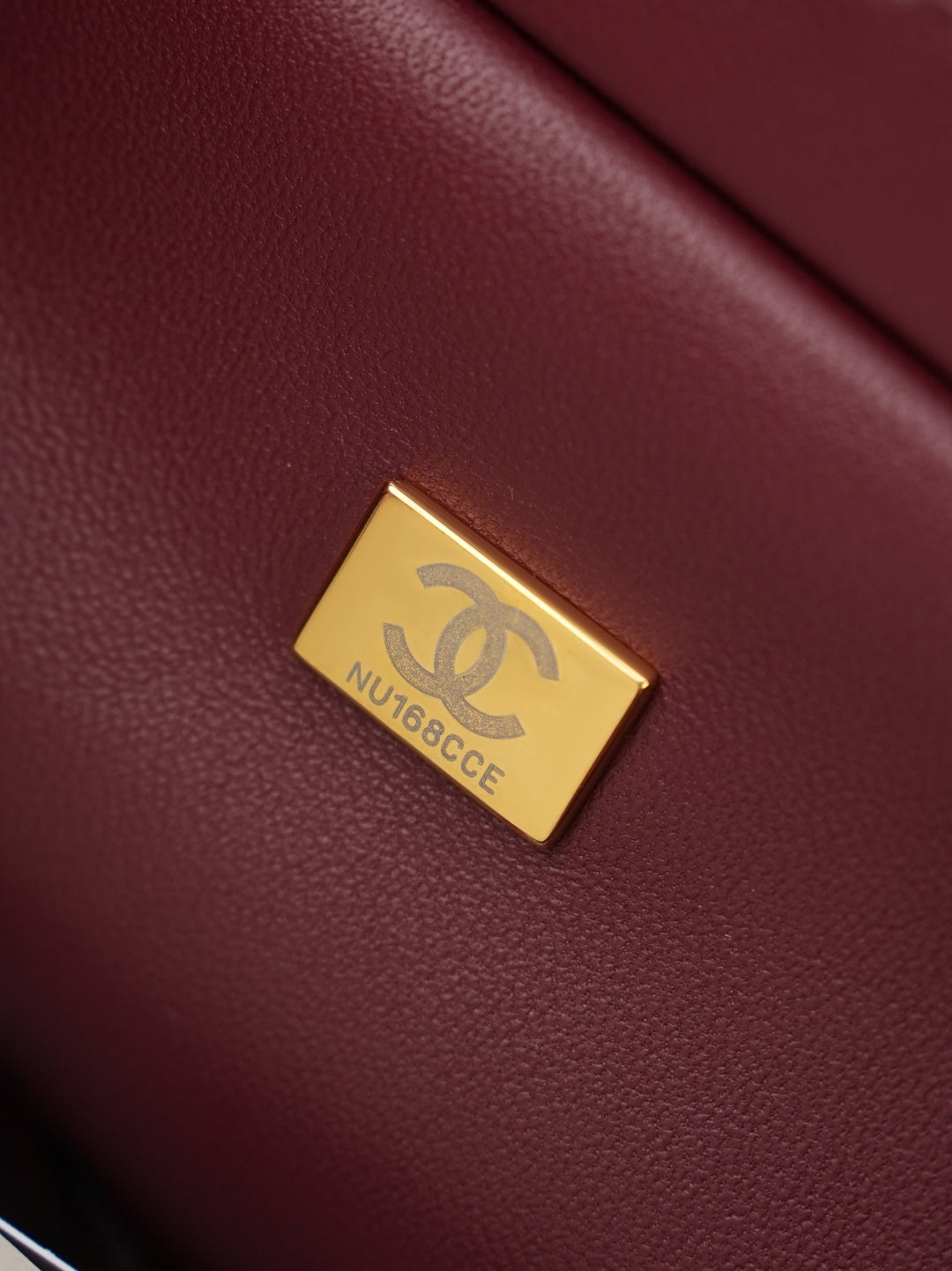 CHANEL 26S SHOPPING BAG MEDIUM 23 IN LIGHT BEIGE LAMBSKIN GOLD HARDWARE