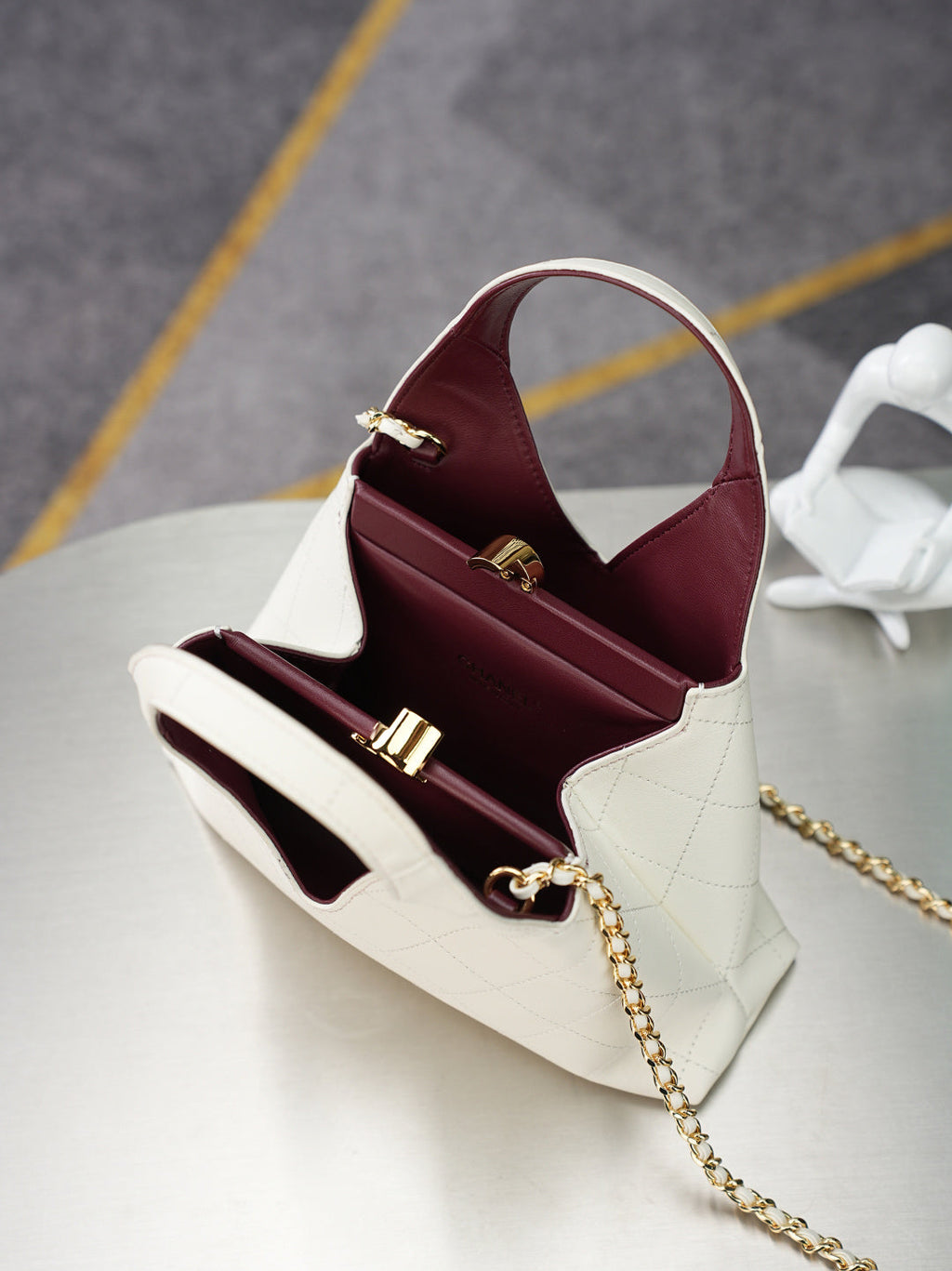 CHANEL 26S SHOPPING BAG MEDIUM 23 IN IVORY WHITE LAMBSKIN GOLD HARDWARE