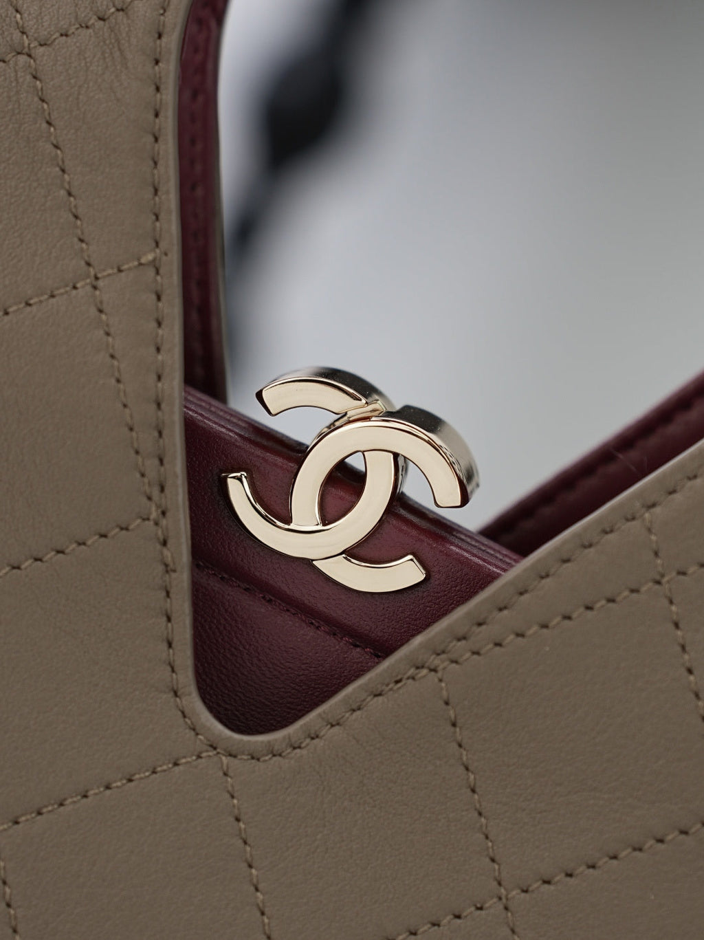 CHANEL 26S SHOPPING BAG MEDIUM 23 IN BROWN LAMBSKIN GOLD HARDWARE