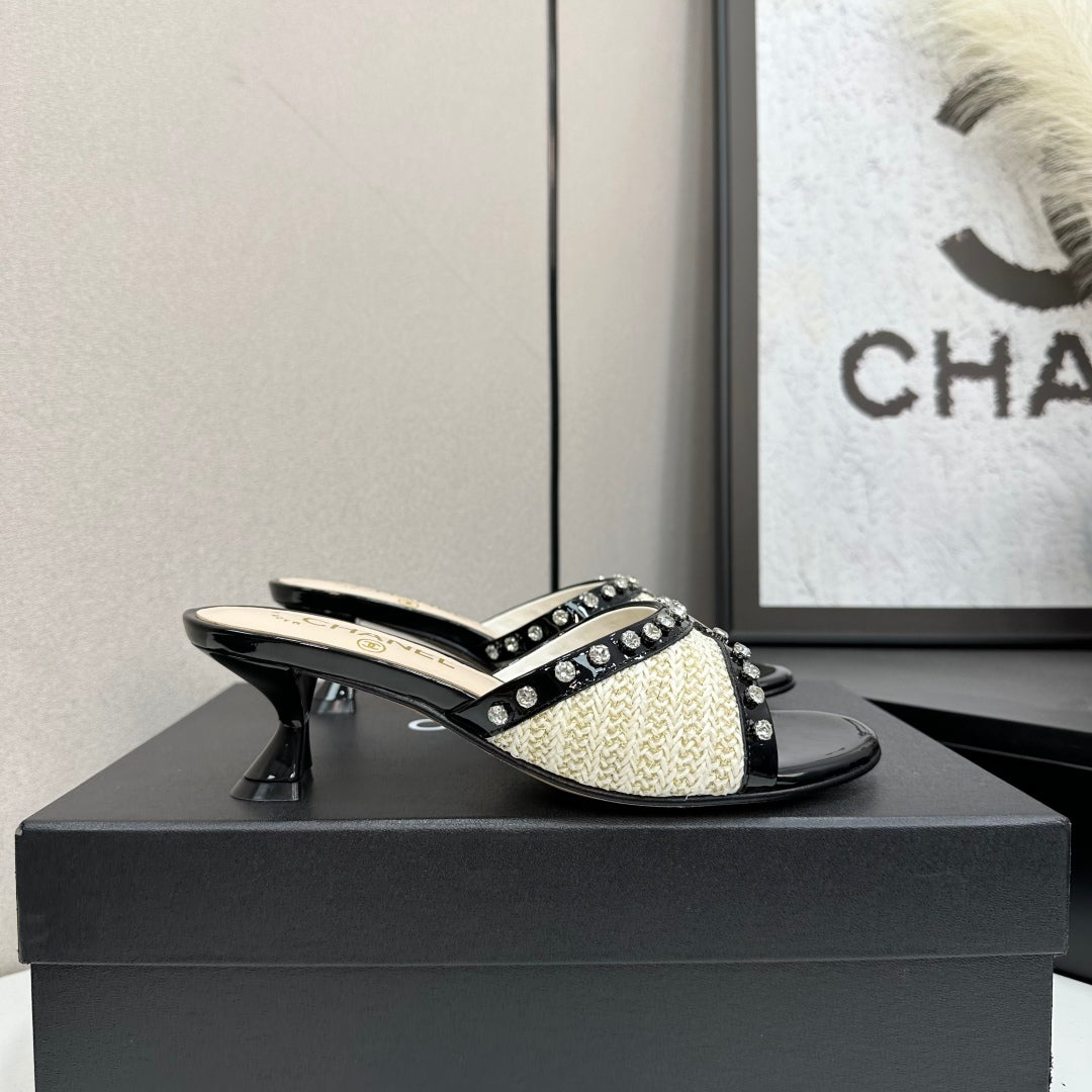 CC HIGH HEEL 25S 50 MM IN WHITE AND LIGHT BEIGE RAFFIA WITH CRYSTALS