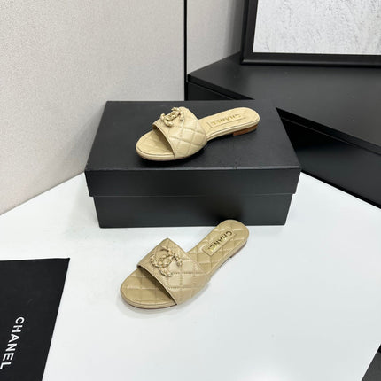 CHANEL 26S SANDALS IN BEIGE QUILTED LEATHER