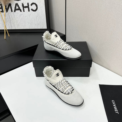CHANEL 26S SNEAKERS IN WHITE SUEDE AND MESH
