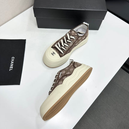CHANEL 26S PLATFORM SNEAKERS IN BROWN CHECKERED TWEED FABRIC