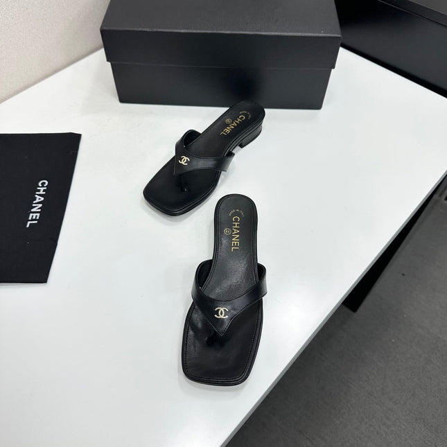 CHANEL 26S THONG SANDALS IN BLACK LAMBSKIN