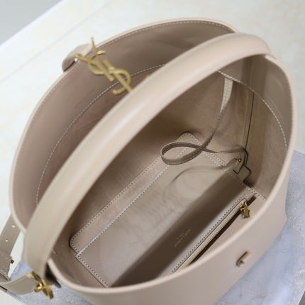 YSL 25S LE 5 À 7 BUCKET 26 IN NUDE CALFSKIN GOLD HARDWARE