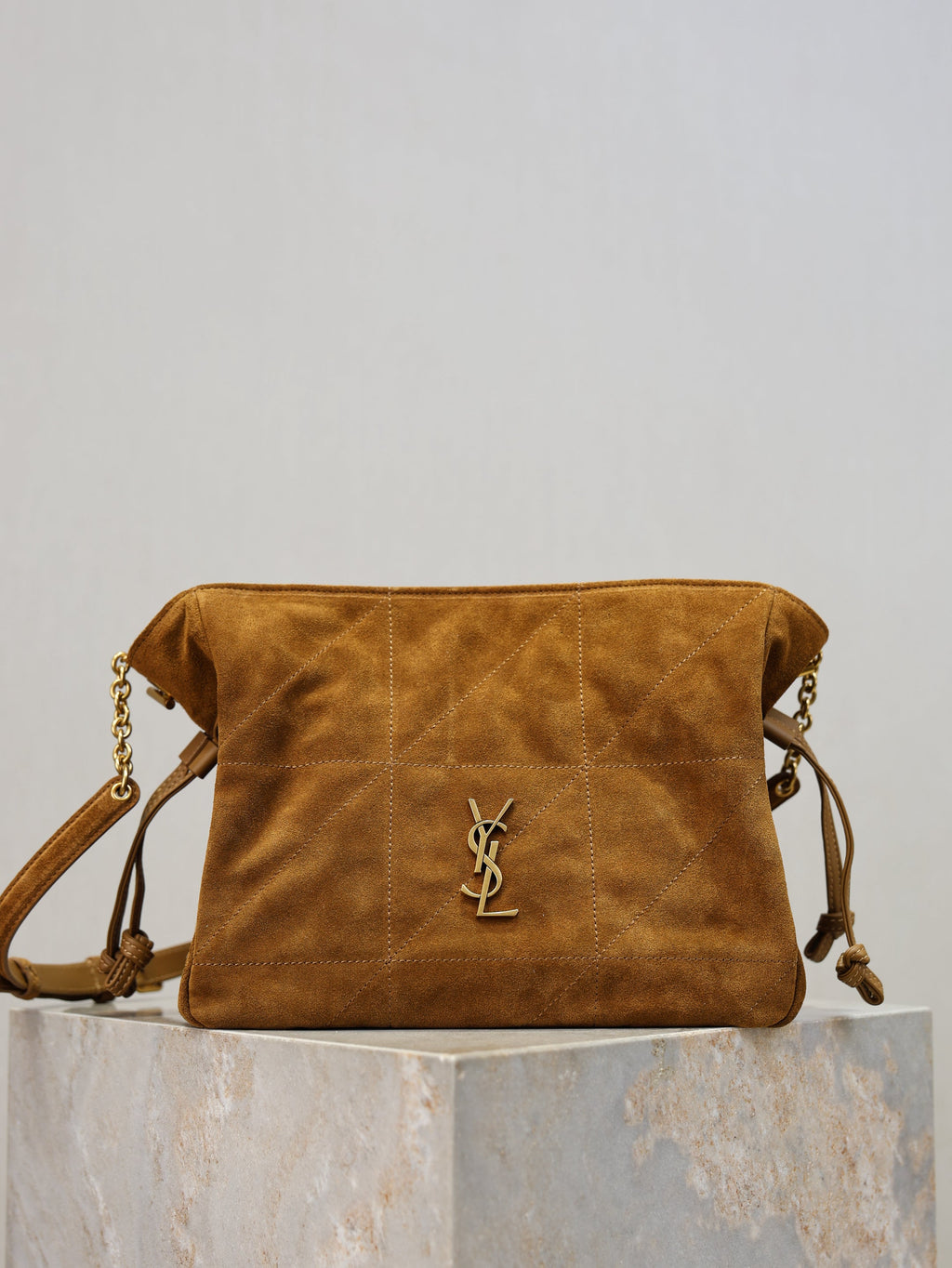 JAMIE MEDIUM POCHON 26 IN BROWN SUEDE GOLD HARDWARE