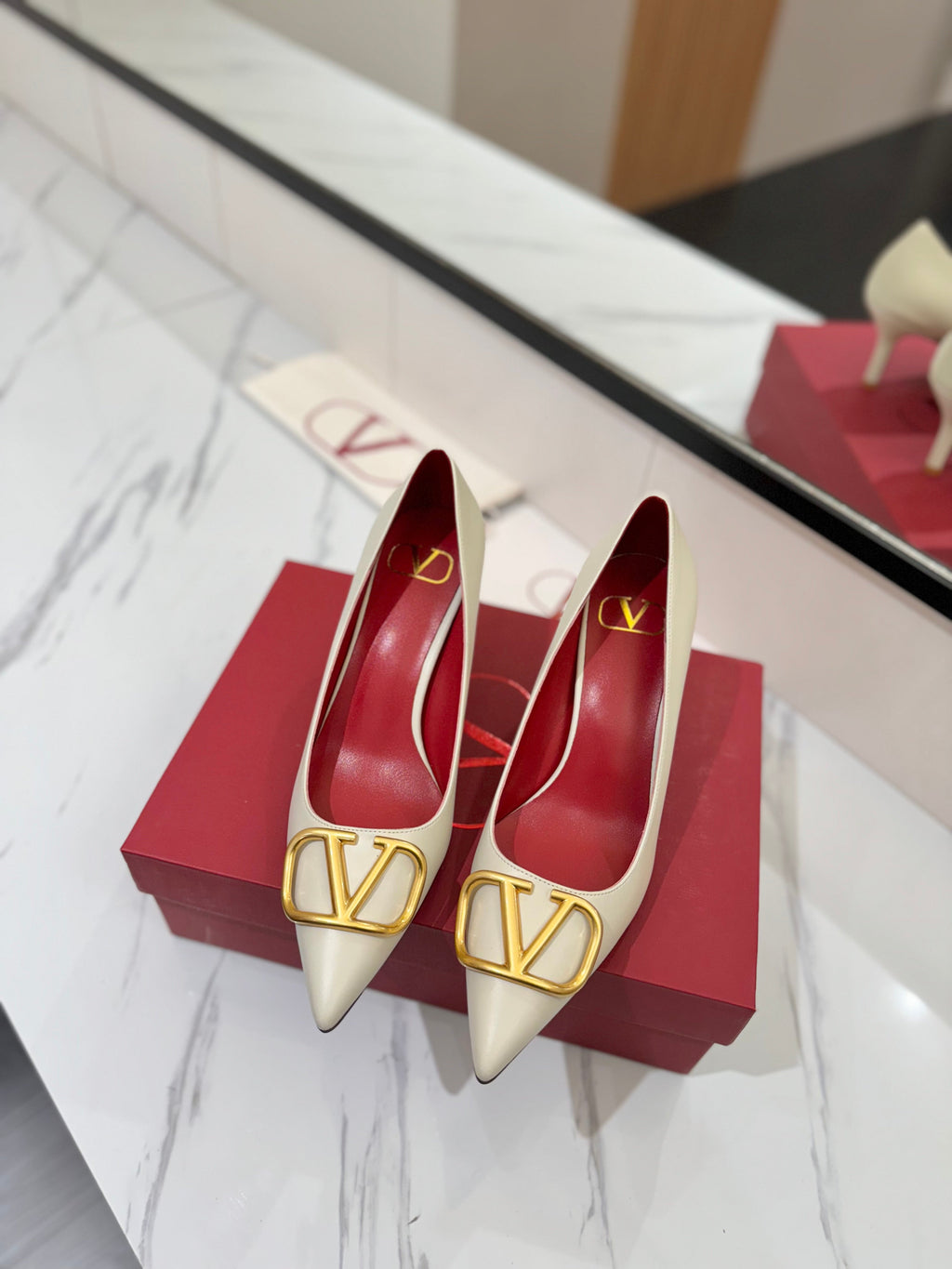 VALENTINO 26S HIGH HEELS 75 MM IN CREAM WHITE SMOOTH CALFSKIN WITH GOLD HARDWARE