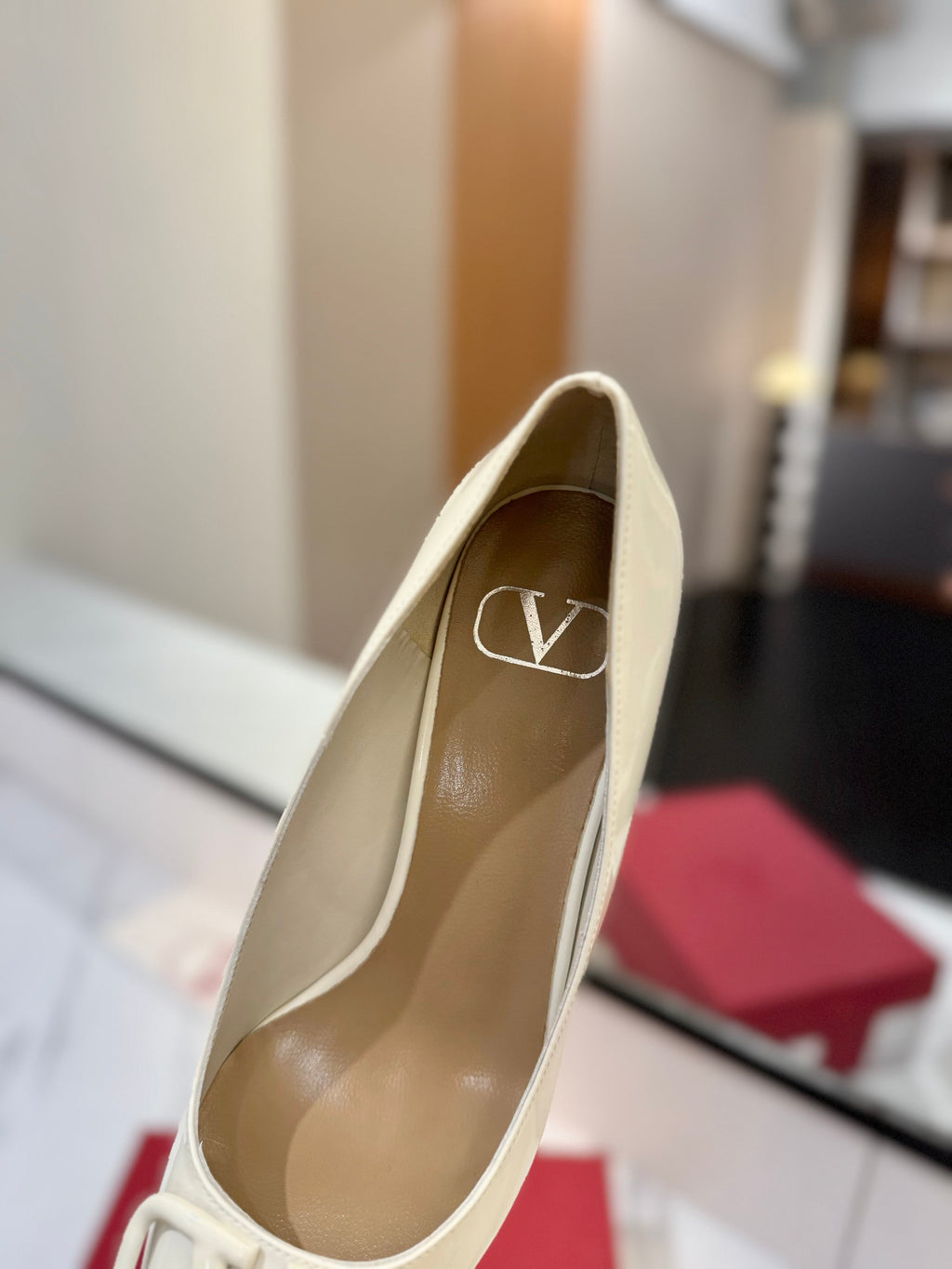 VALENTINO 26S HIGH HEELS 75 MM IN CREAM WHITE PATENT CALFSKIN
