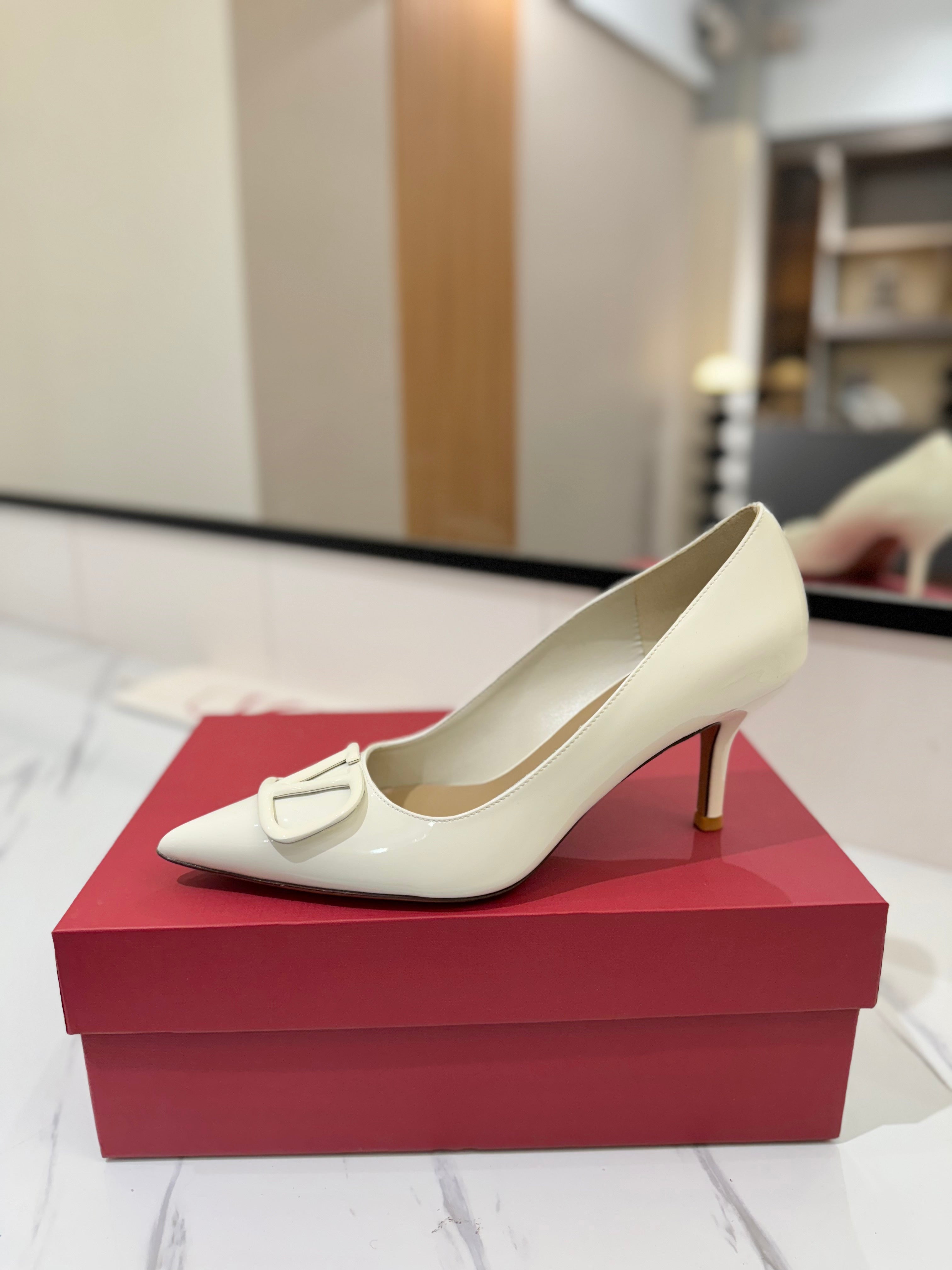 VALENTINO 26S HIGH HEELS 75 MM IN CREAM WHITE PATENT CALFSKIN