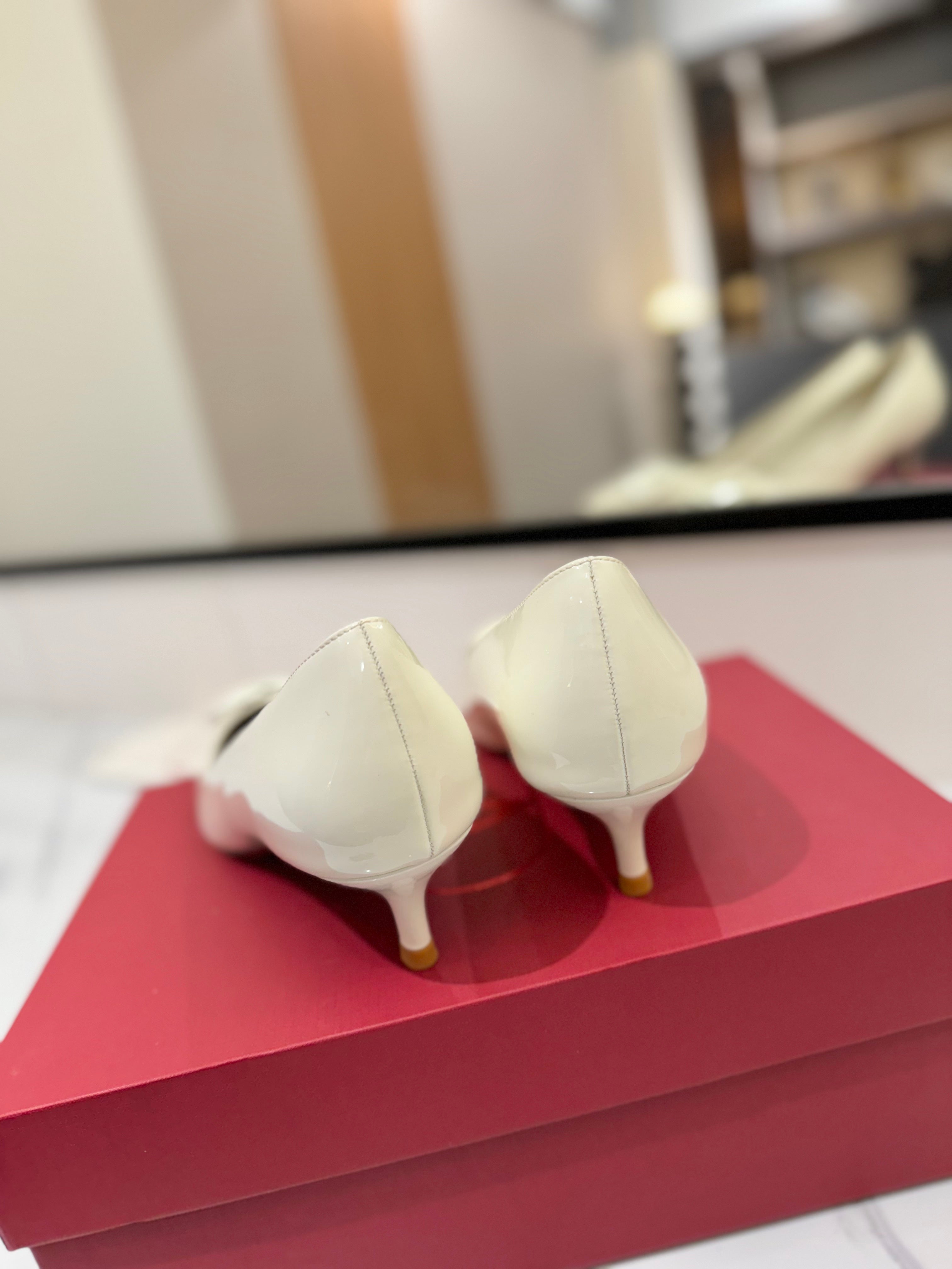 VALENTINO 26S HIGH HEELS 45 MM IN CREAM WHITE PATENT CALFSKIN