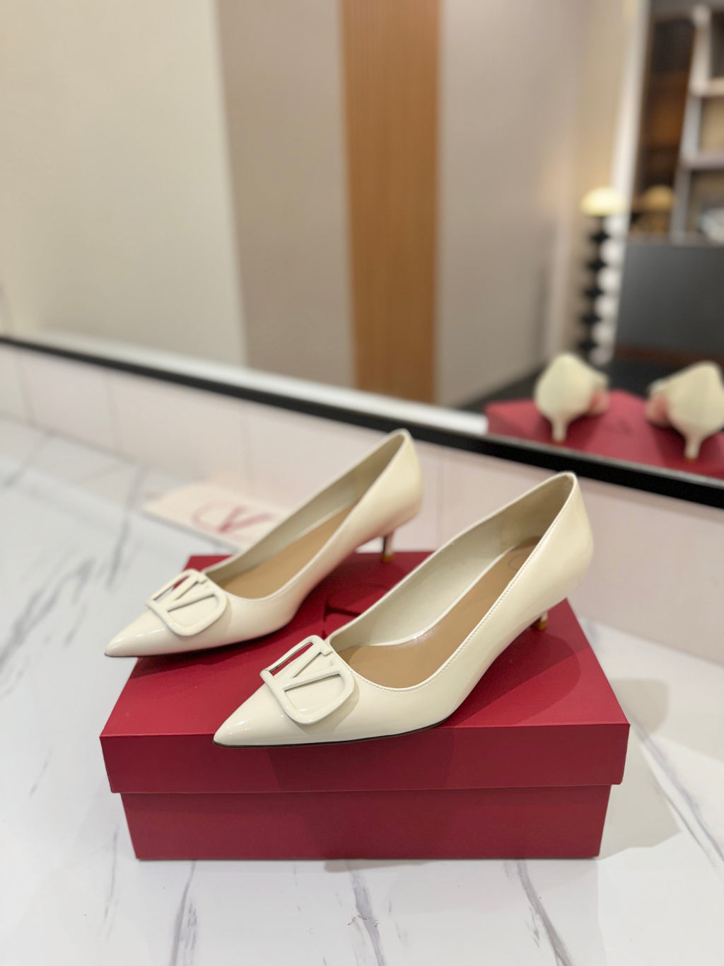 VALENTINO 26S HIGH HEELS 45 MM IN CREAM WHITE PATENT CALFSKIN