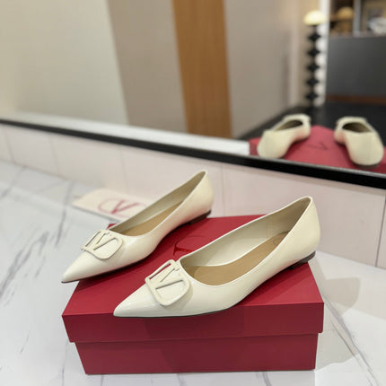 VALENTINO 26S BALLET FLATS IN WHITE PATENT CALFSKIN
