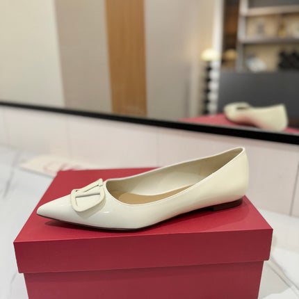 VALENTINO 26S BALLET FLATS IN WHITE PATENT CALFSKIN