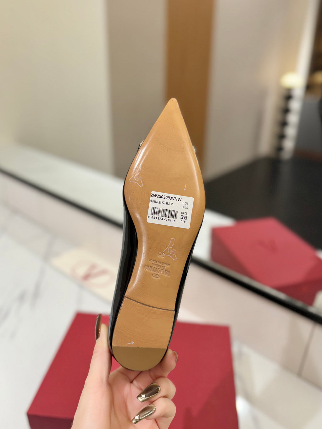 VALENTINO 26S BALLET FLATS IN BLACK PATENT CALFSKIN