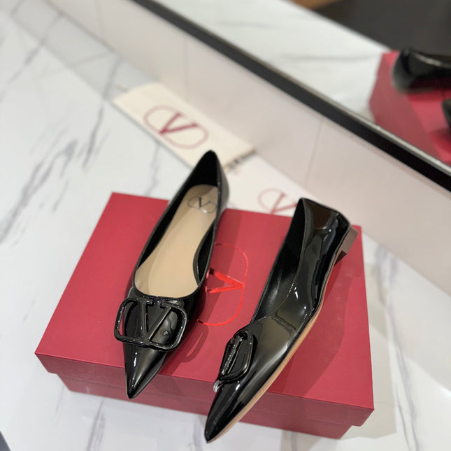 VALENTINO 26S BALLET FLATS IN BLACK PATENT CALFSKIN