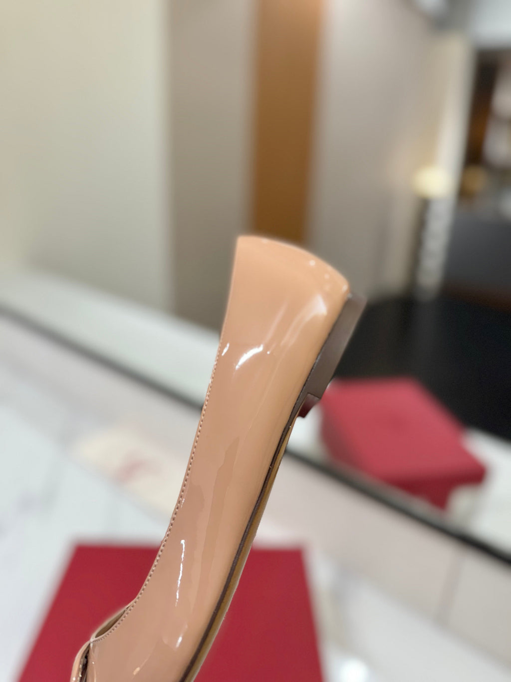 VALENTINO 26S BALLET FLATS IN NUDE PATENT CALFSKIN