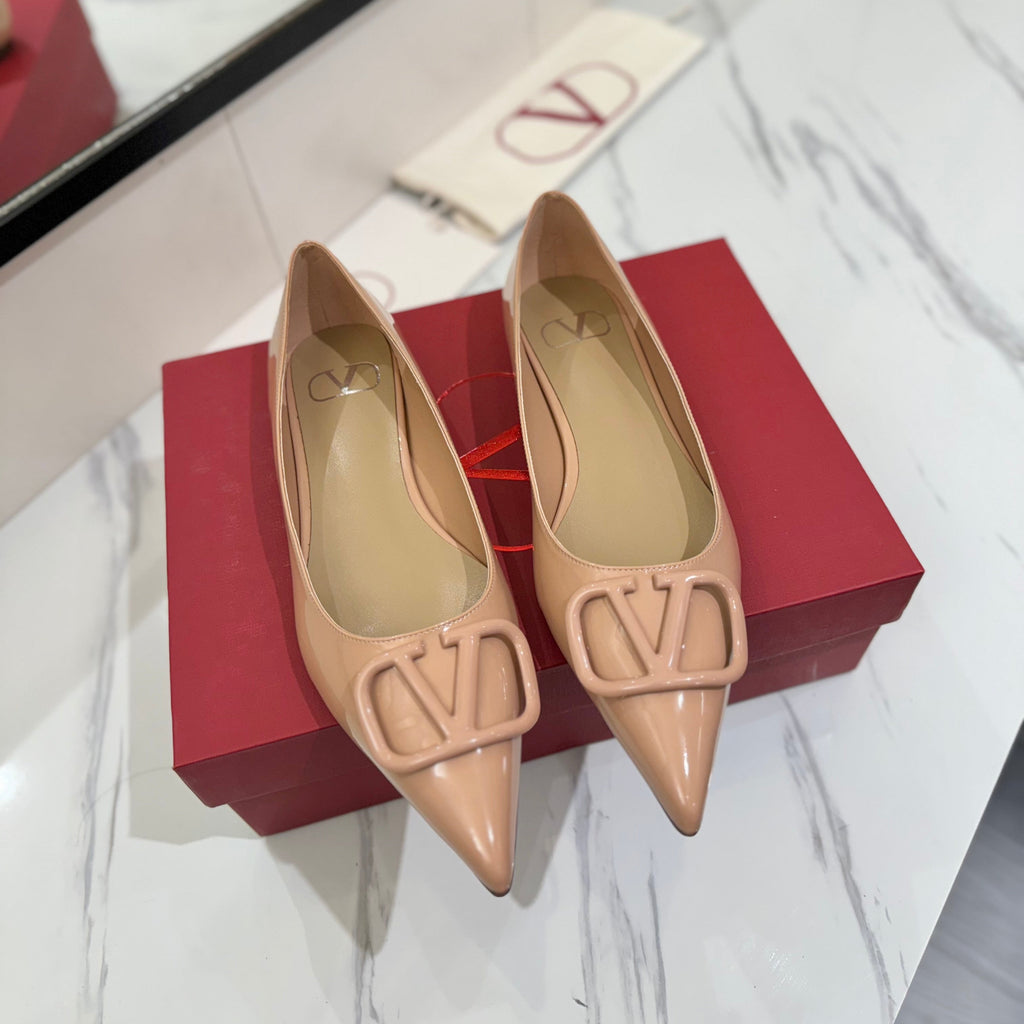VALENTINO 26S BALLET FLATS IN NUDE PATENT CALFSKIN