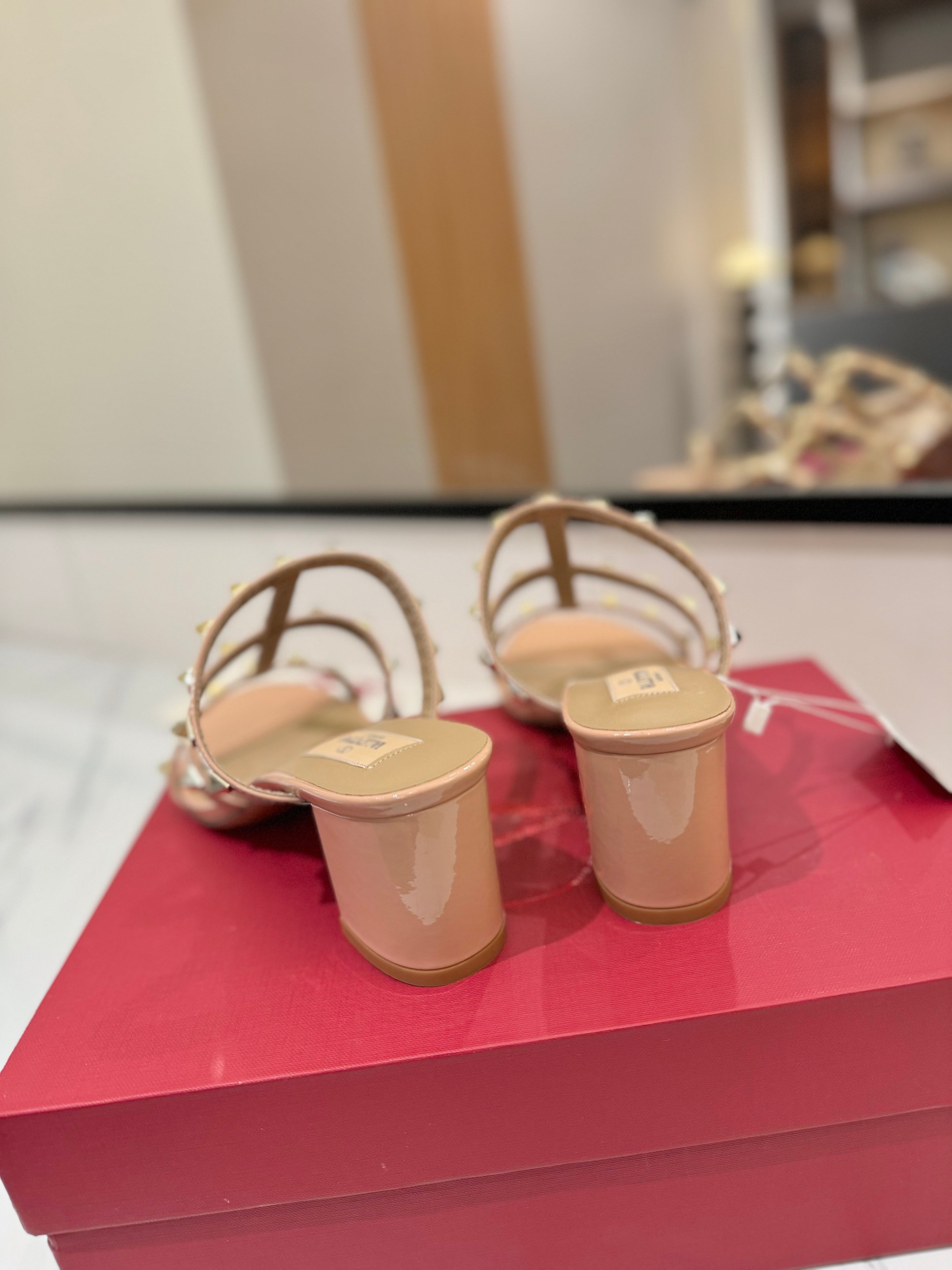 VALENTINO 26S HEELED SANDALS 60 MM IN BEIGE PINK CALFSKIN WITH GOLD STUDS