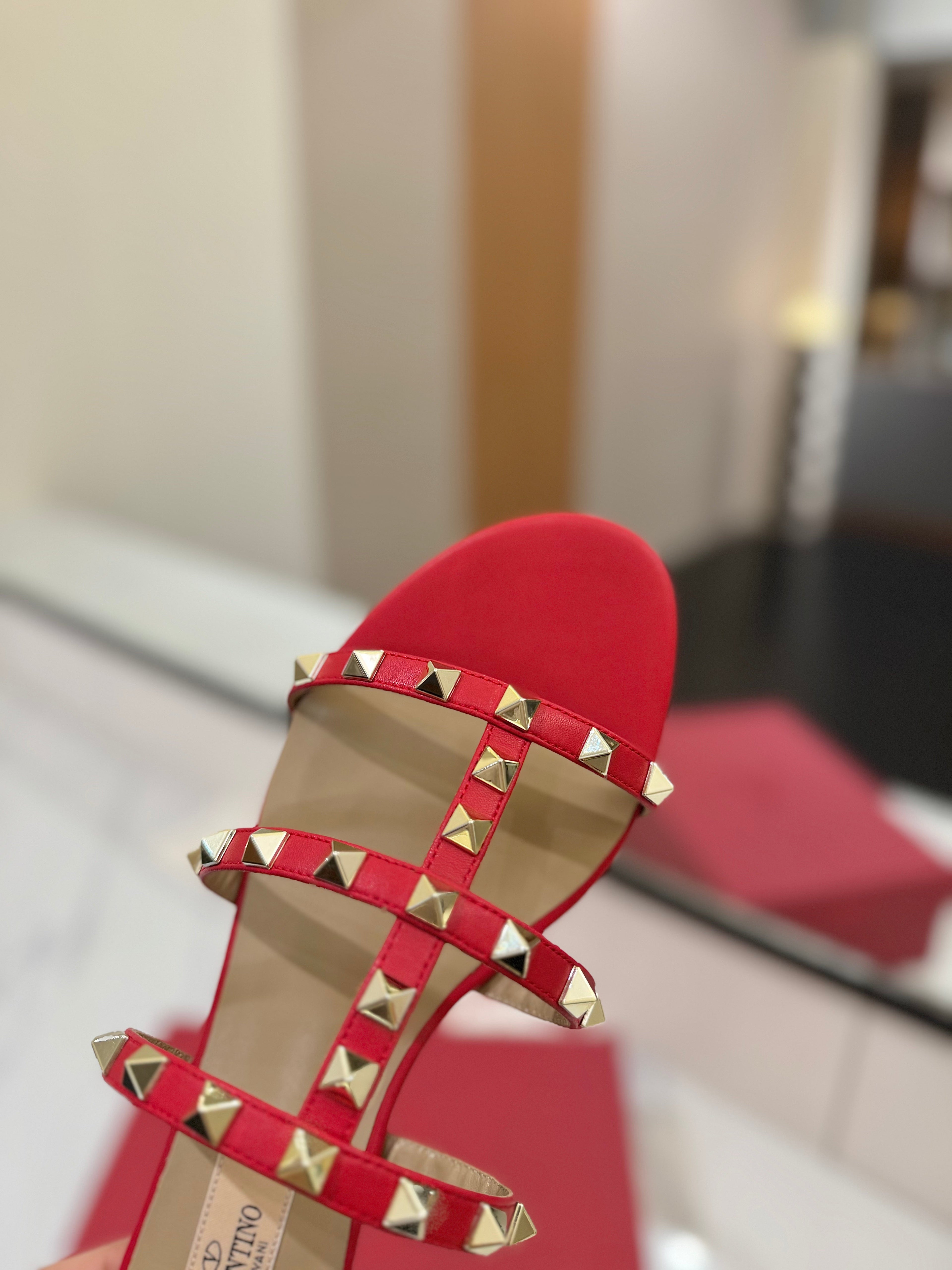 VALENTINO 26S SANDALS IN RED CALFSKIN WITH GOLD STUDS