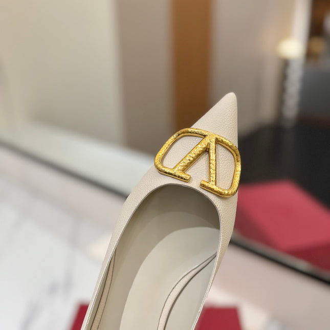 VALENTINO 26S BALLET FLATS IN WHITE GRAINED CALFSKIN WITH GOLD HARDWARE