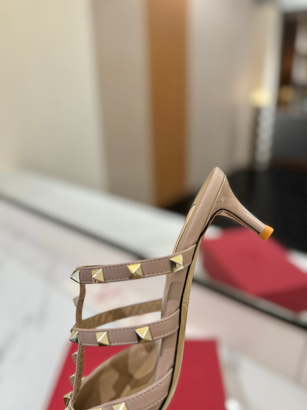 VALENTINO 26S STUDDED HEELED MULES 50 MM IN NUDE PATENT CALFSKIN