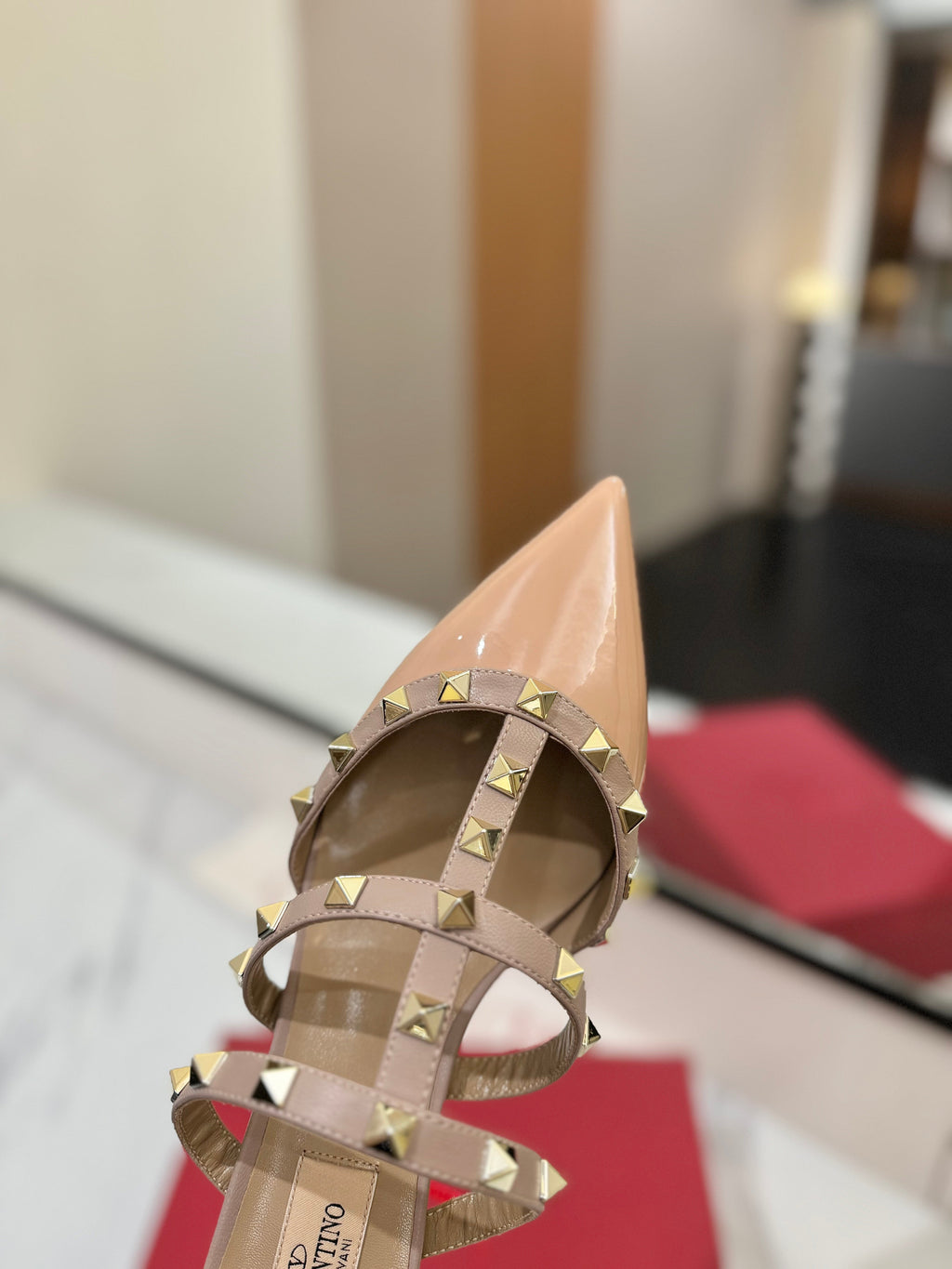VALENTINO 26S STUDDED HEELED MULES 50 MM IN BEIGE PINK PATENT CALFSKIN