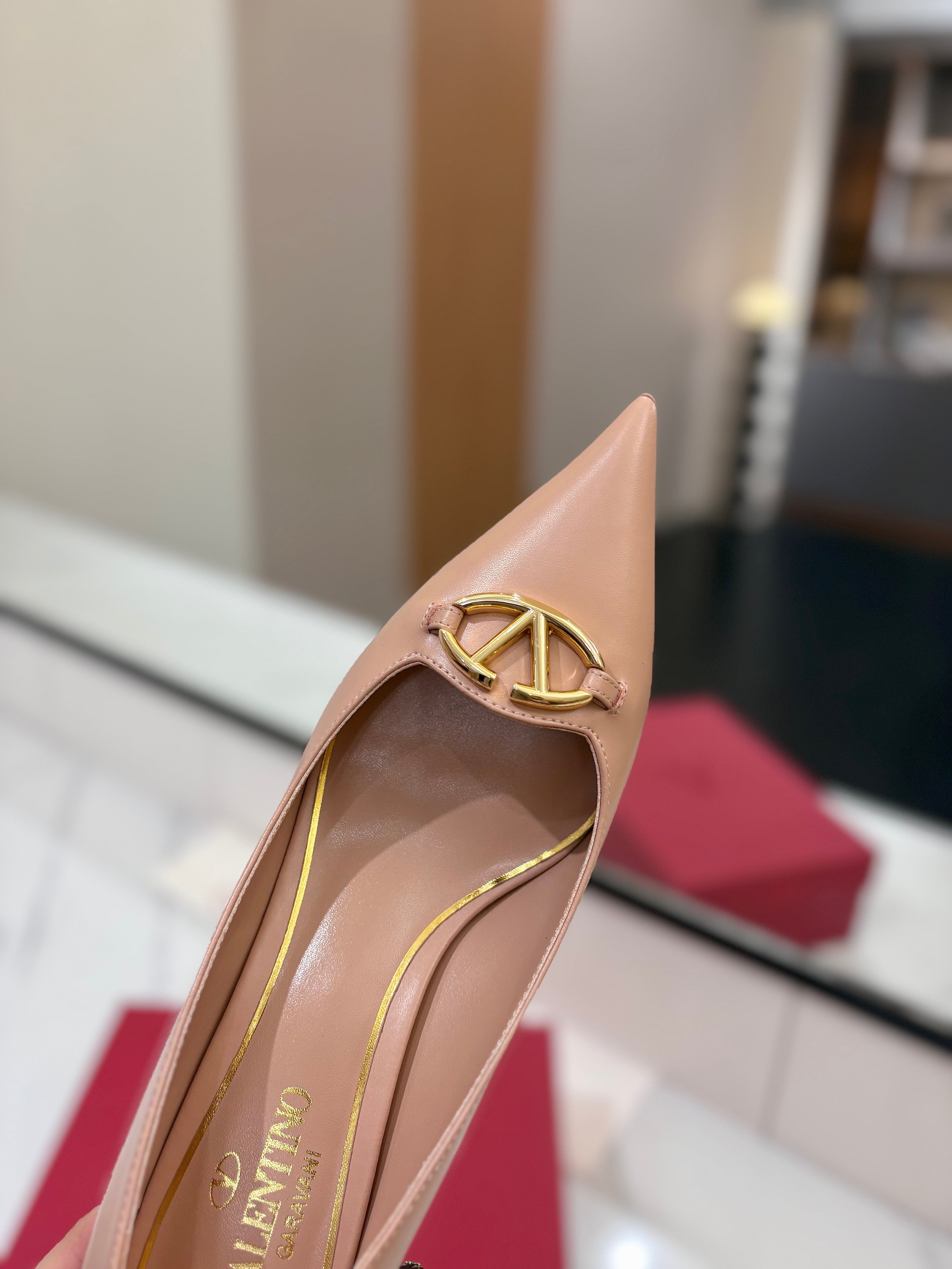 VALENTINO 26S POINTED-TOE PUMPS 65 MM IN NUDE SMOOTH CALFSKIN