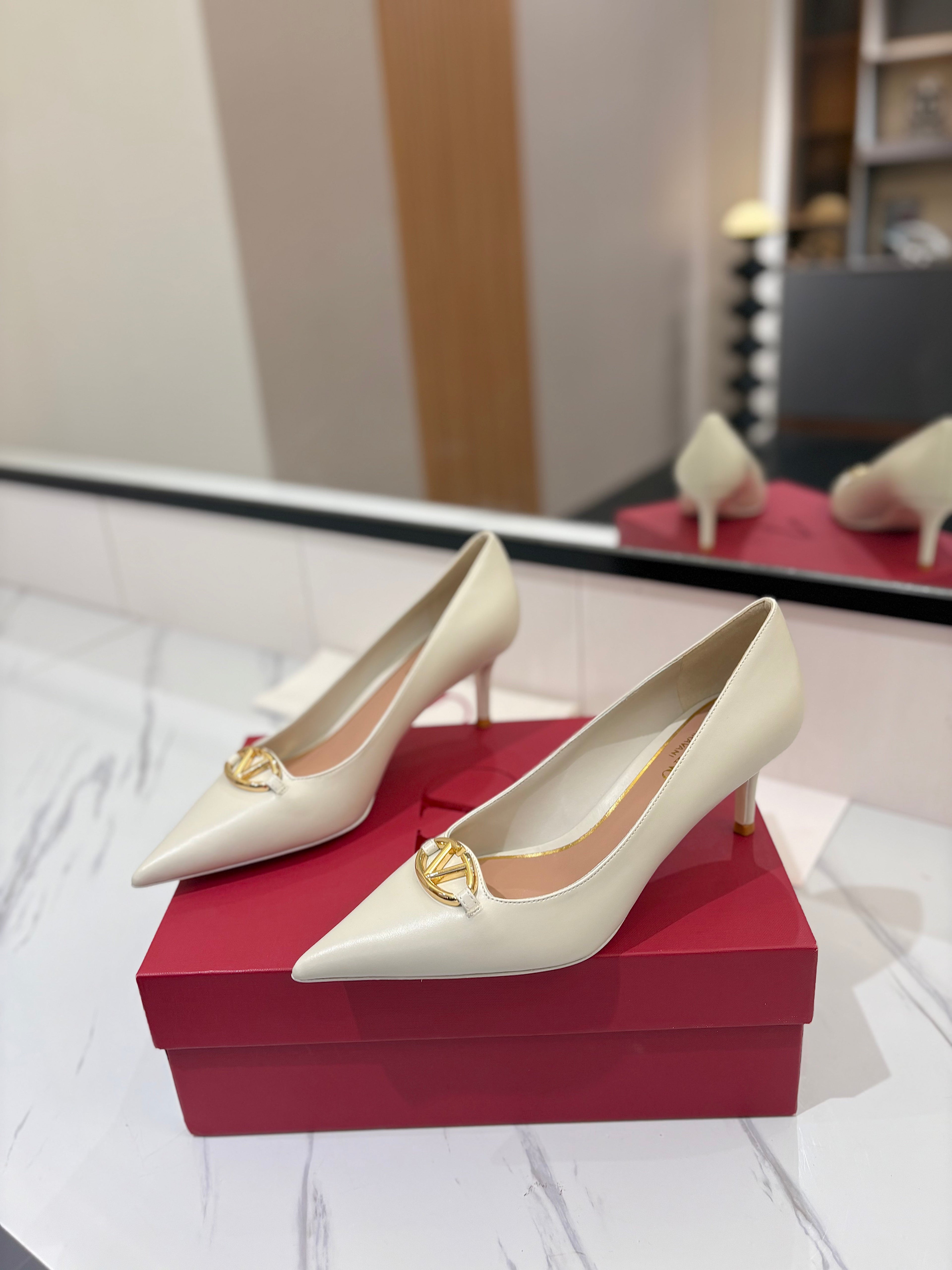 VALENTINO 26S POINTED-TOE PUMPS 65 MM IN WHITE SMOOTH CALFSKIN