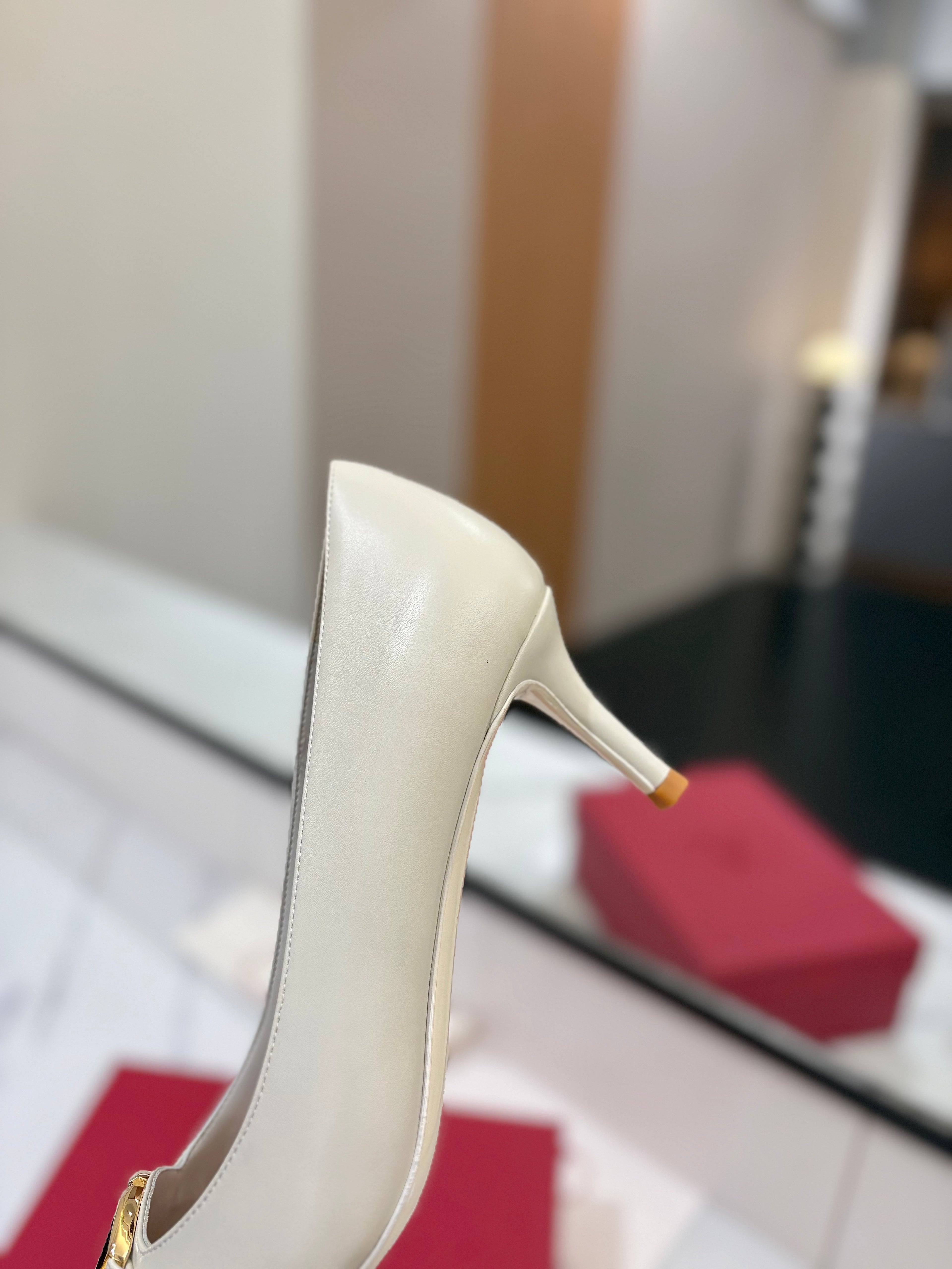 VALENTINO 26S POINTED-TOE PUMPS 65 MM IN WHITE SMOOTH CALFSKIN