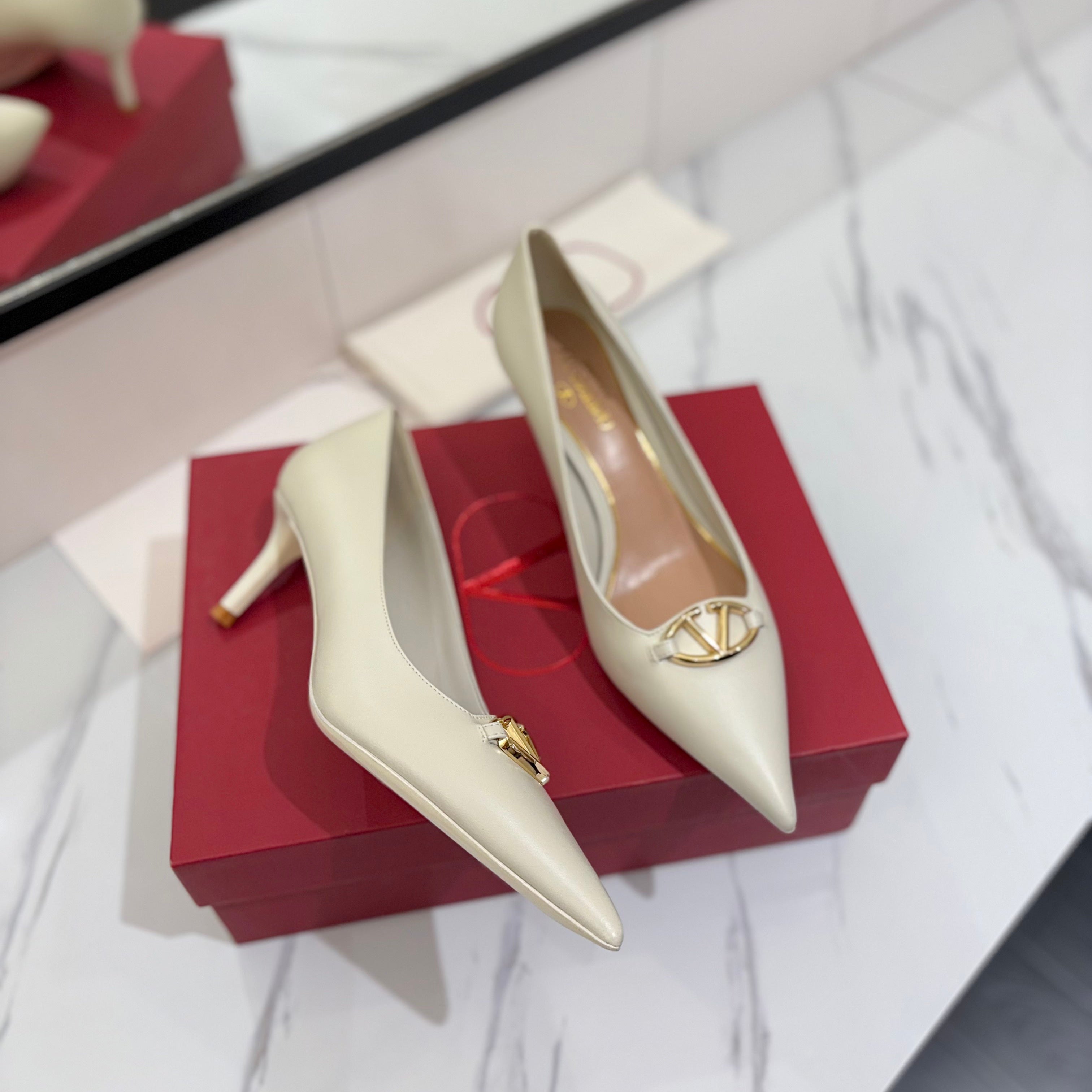 VALENTINO 26S POINTED-TOE PUMPS 65 MM IN WHITE SMOOTH CALFSKIN