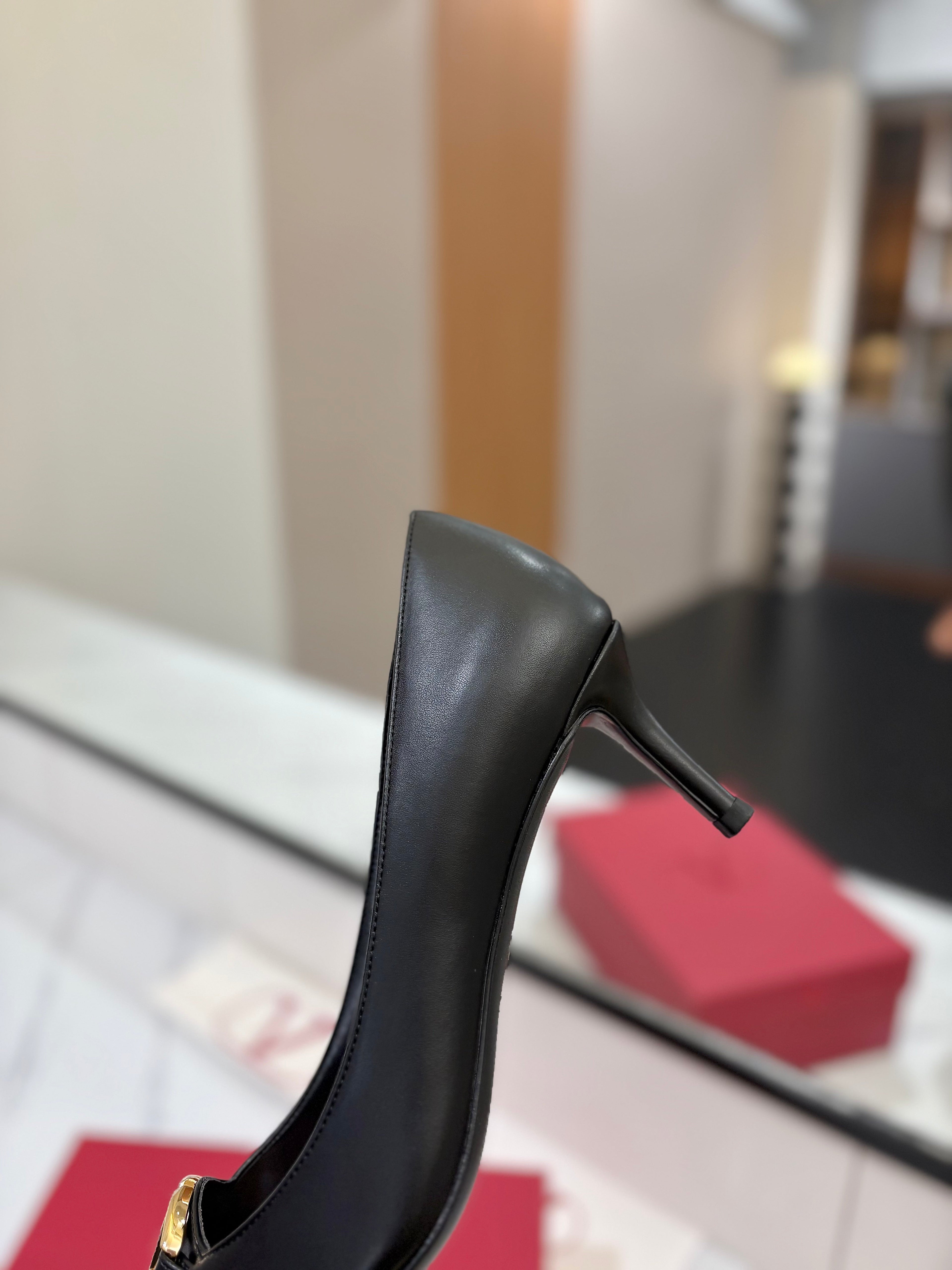 VALENTINO 26S POINTED-TOE PUMPS 65 MM IN BLACK SMOOTH CALFSKIN
