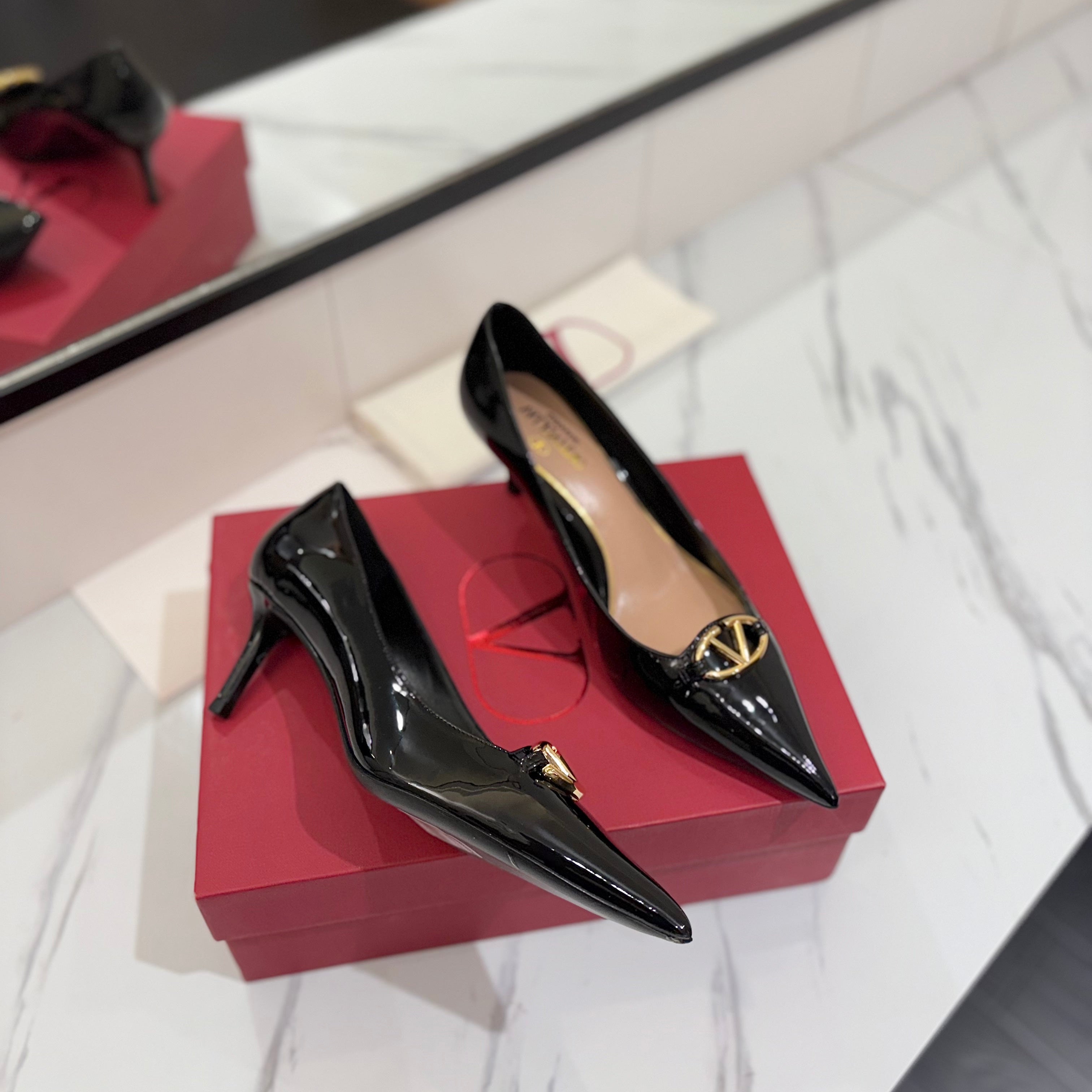 VALENTINO 26S POINTED-TOE PUMPS 65 MM IN BLACK PATENT CALFSKIN