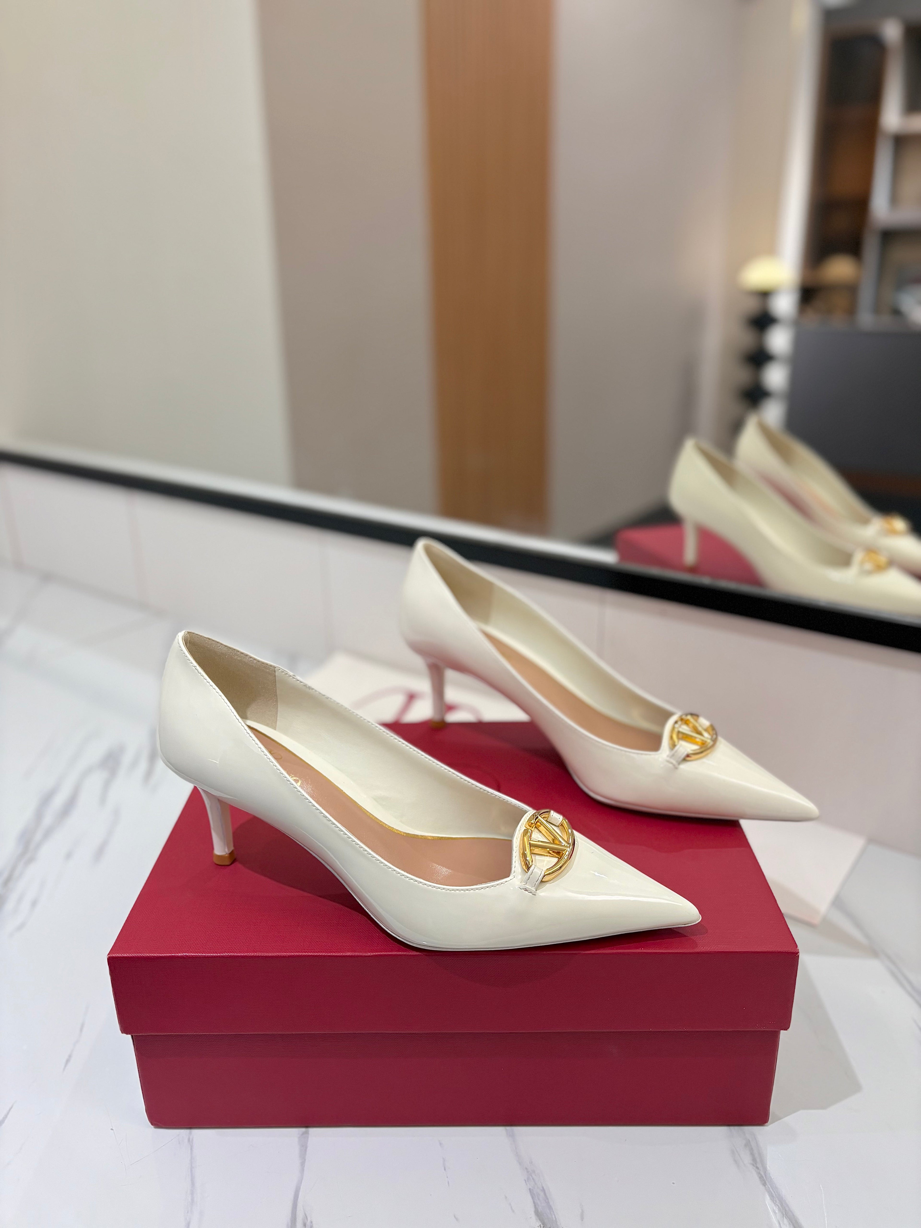 VALENTINO 26S POINTED-TOE PUMPS 65 MM IN WHITE PATENT CALFSKIN