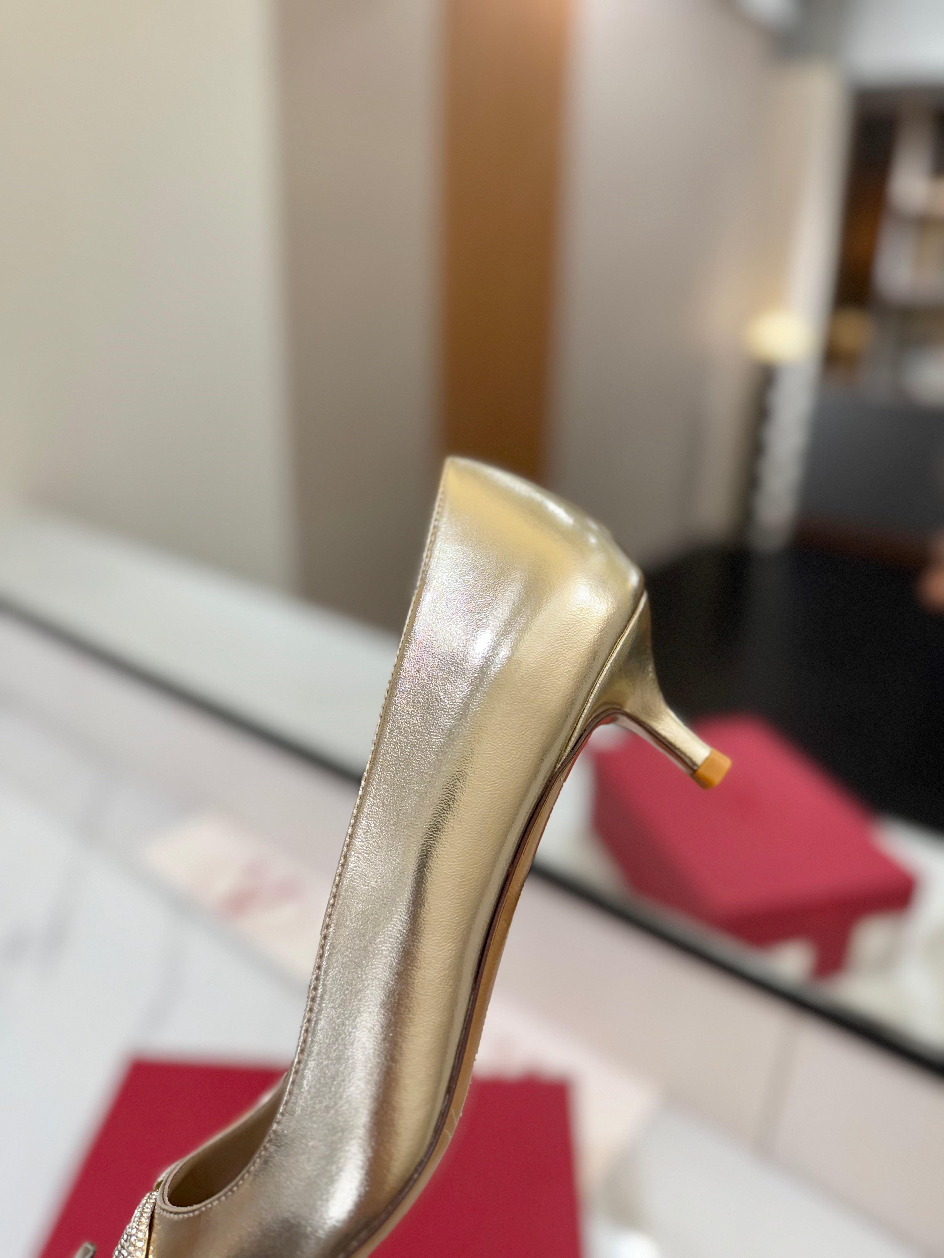 VALENTINO 26S HIGH HEELS 45 MM IN METALLIC GOLD CALFSKIN WITH VLOGO CRYSTAL