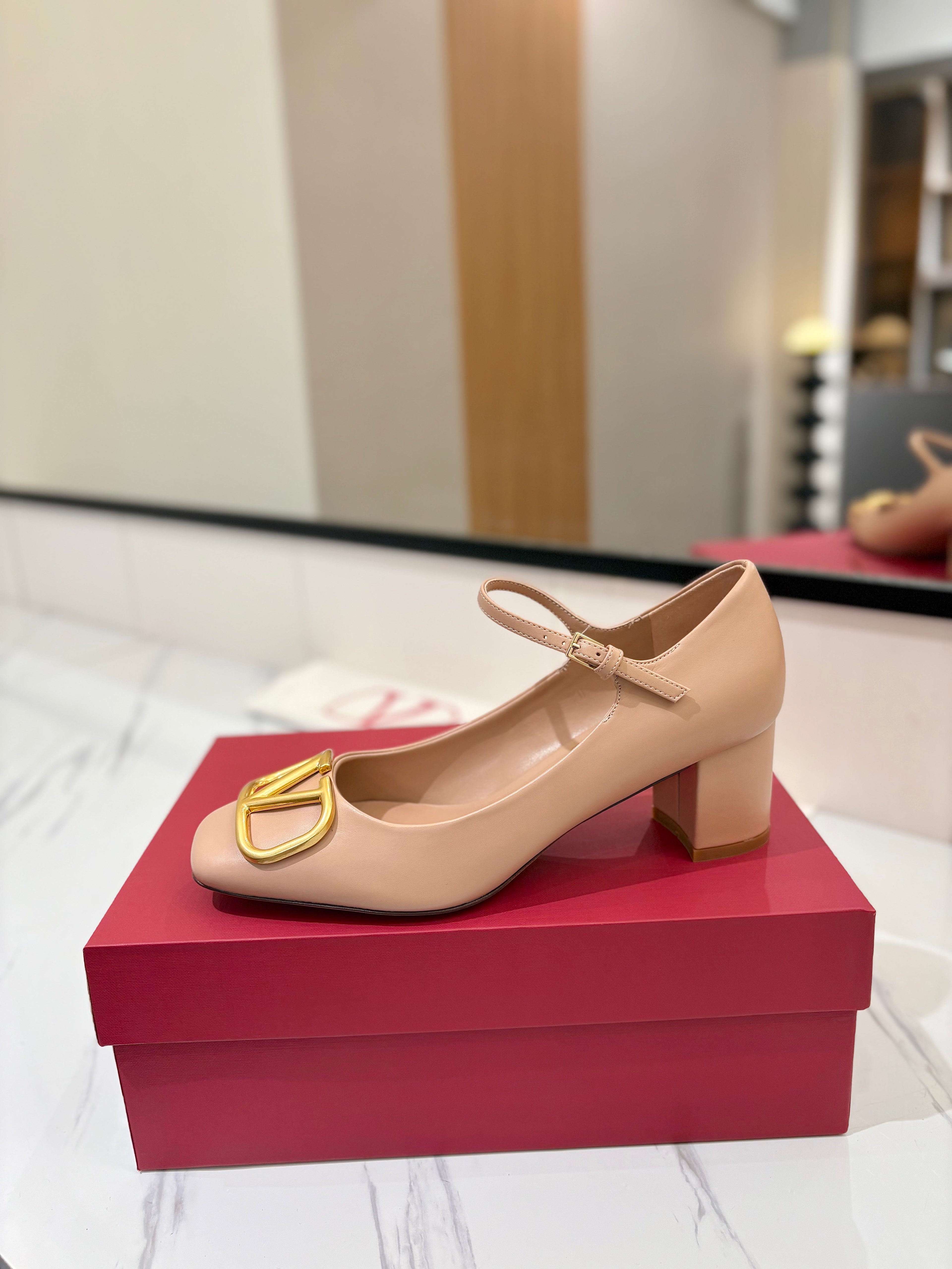 VALENTINO 26S MARY JANE HEELS 60 MM IN NUDE SMOOTH CALFSKIN WITH GOLD HARDWARE