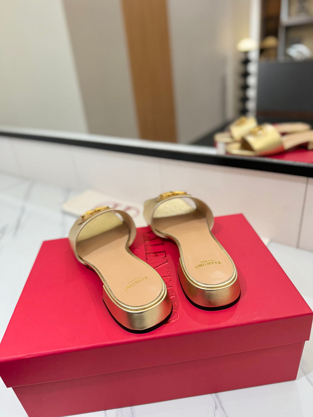 VALENTINO 26S SANDALS IN GOLD SMOOTH CALFSKIN WITH GOLD HARDWARE