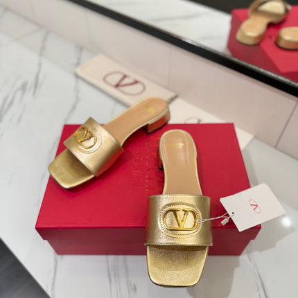 VALENTINO 26S SANDALS IN GOLD SMOOTH CALFSKIN WITH GOLD HARDWARE