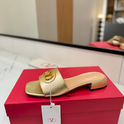 VALENTINO 26S SANDALS IN GOLD SMOOTH CALFSKIN WITH GOLD HARDWARE