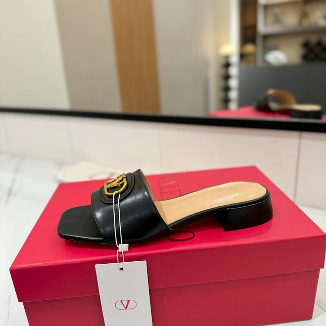 VALENTINO 26S SANDALS IN BLACK SMOOTH CALFSKIN WITH GOLD HARDWARE