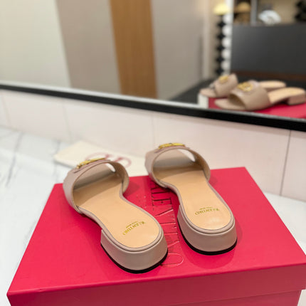 VALENTINO 26S SANDALS IN BEIGE SMOOTH CALFSKIN WITH GOLD HARDWARE