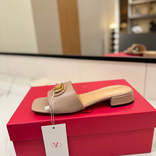 VALENTINO 26S SANDALS IN BEIGE SMOOTH CALFSKIN WITH GOLD HARDWARE