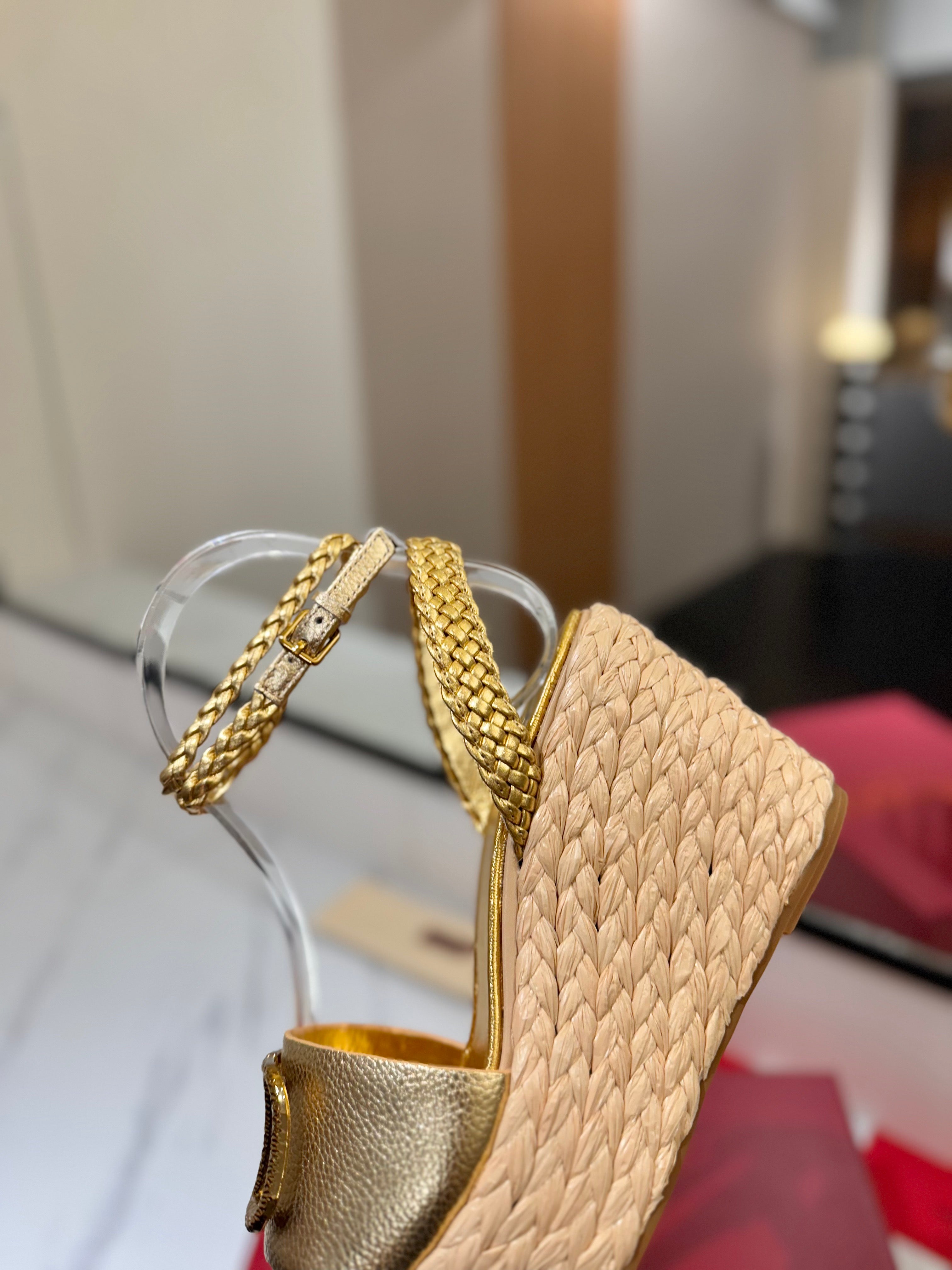 VLTN ESPADRILLE WEDGE SANDALS 25S 90 MM IN GOLD LAMBSKIN STYLE 1